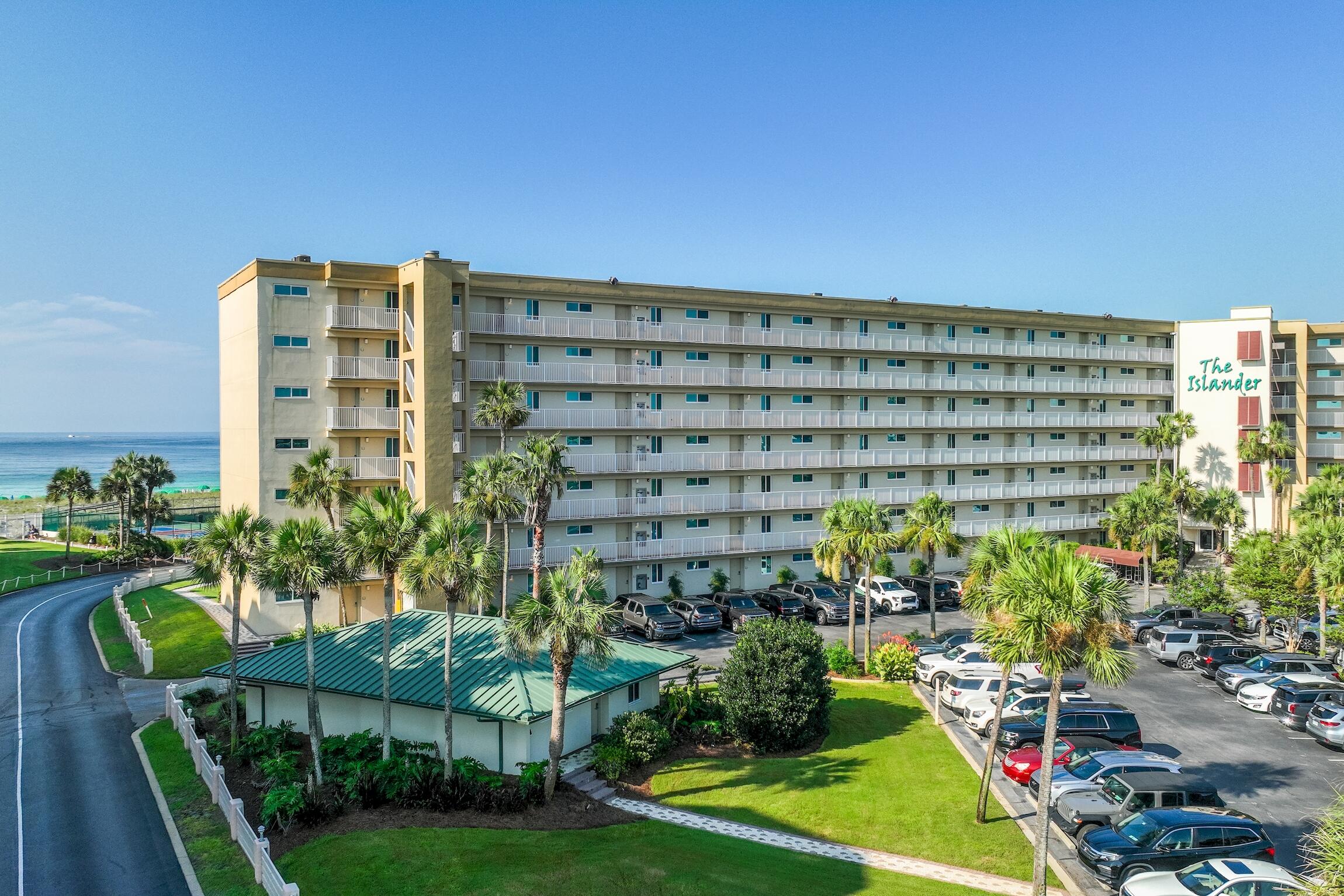 ISLANDER CONDO - Residential