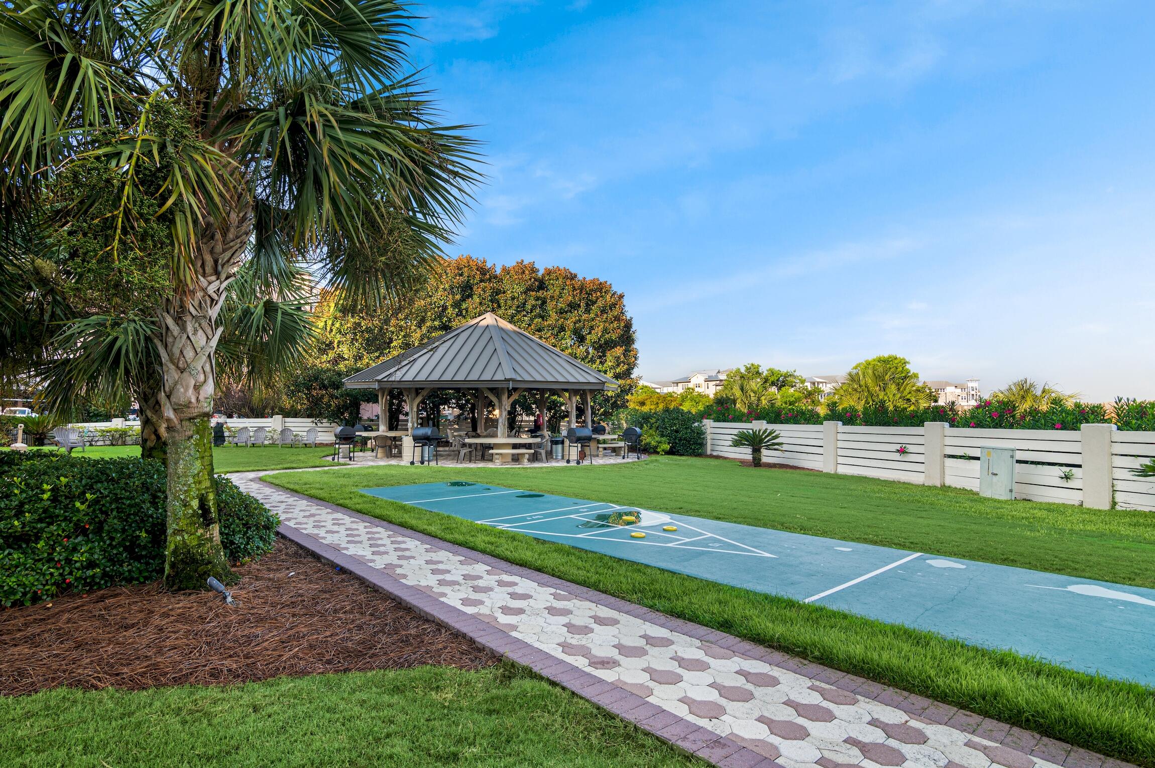 ISLANDER CONDO - Residential