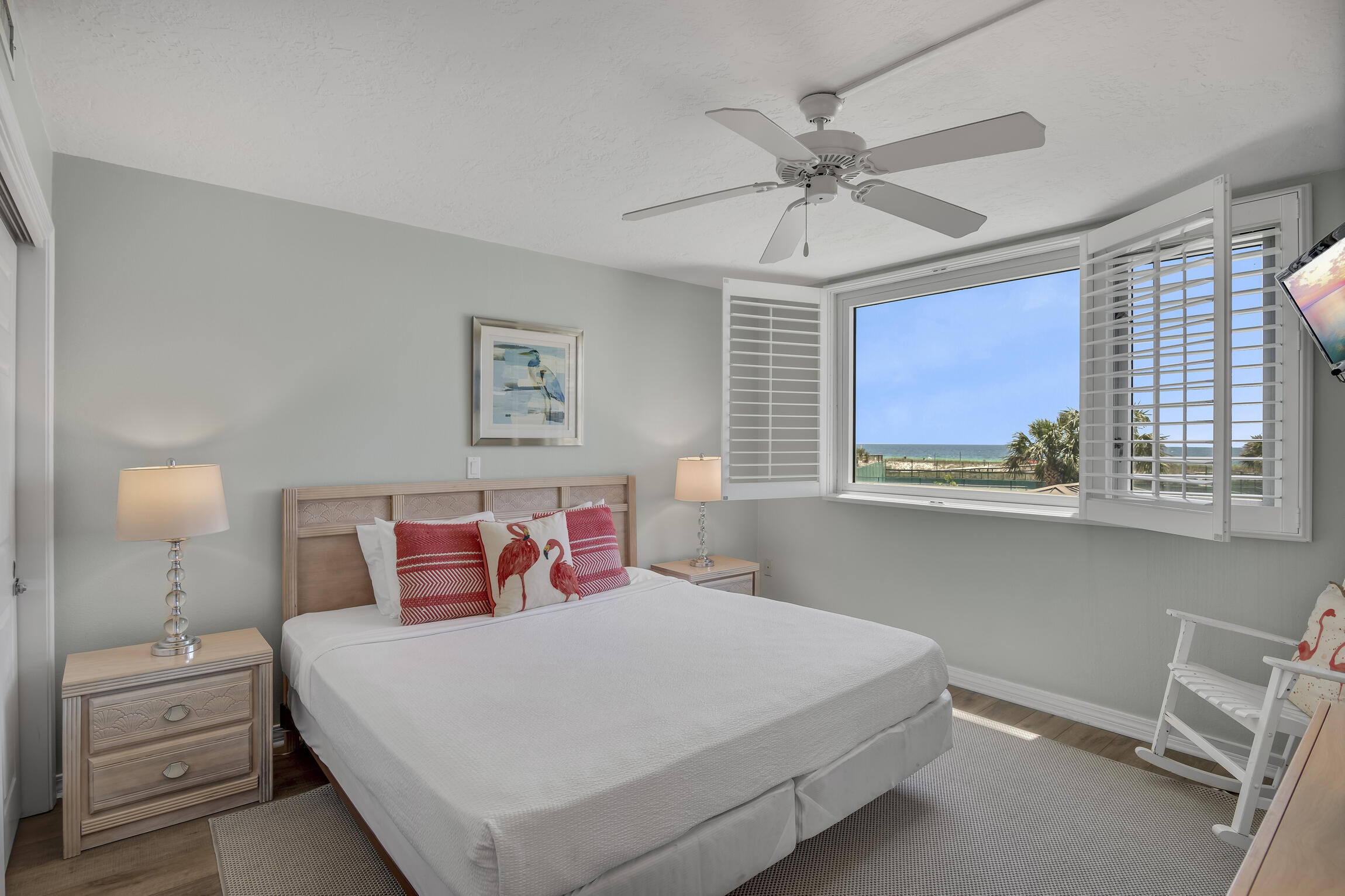 ISLANDER CONDO - Residential