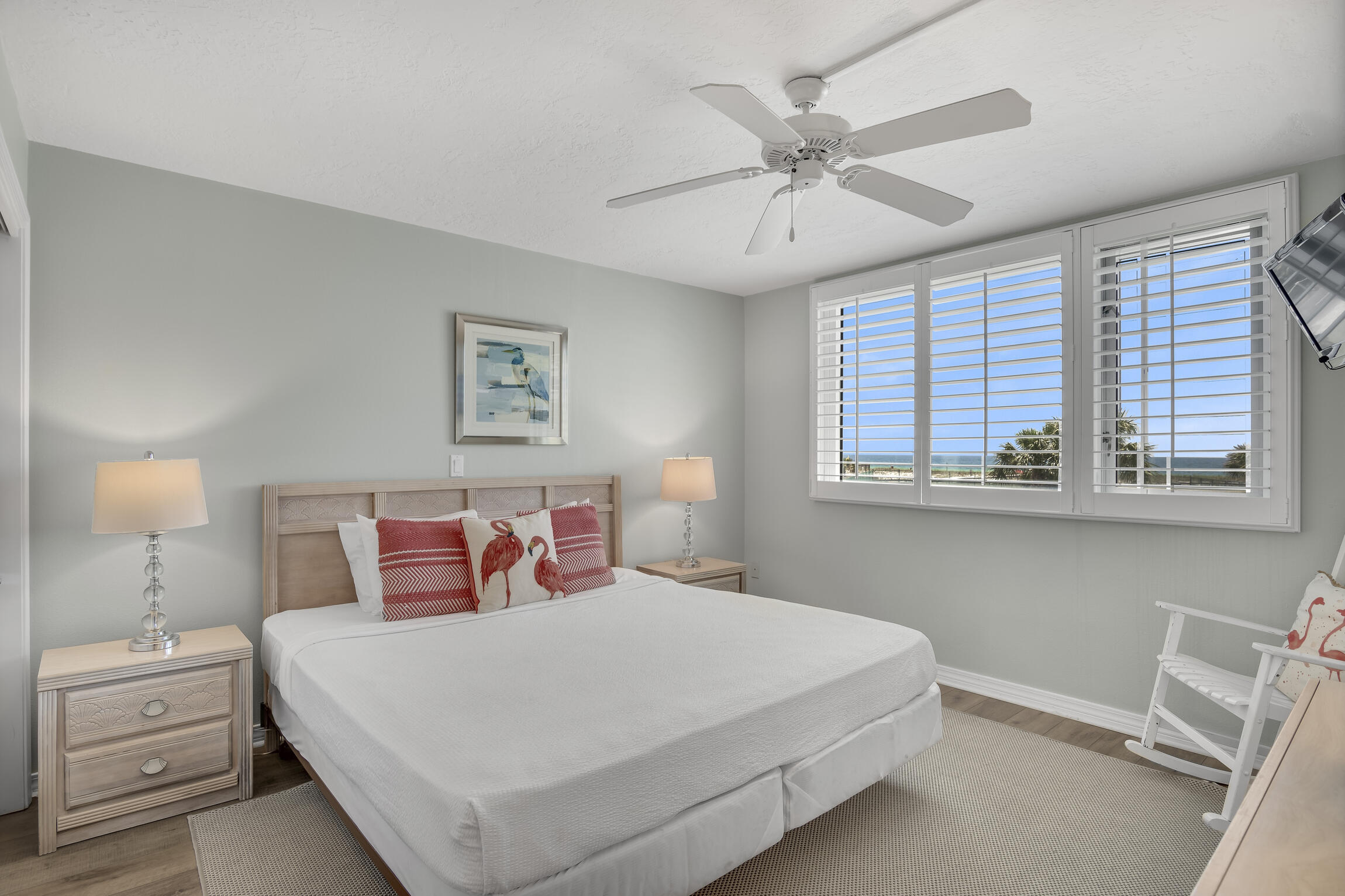 ISLANDER CONDO - Residential