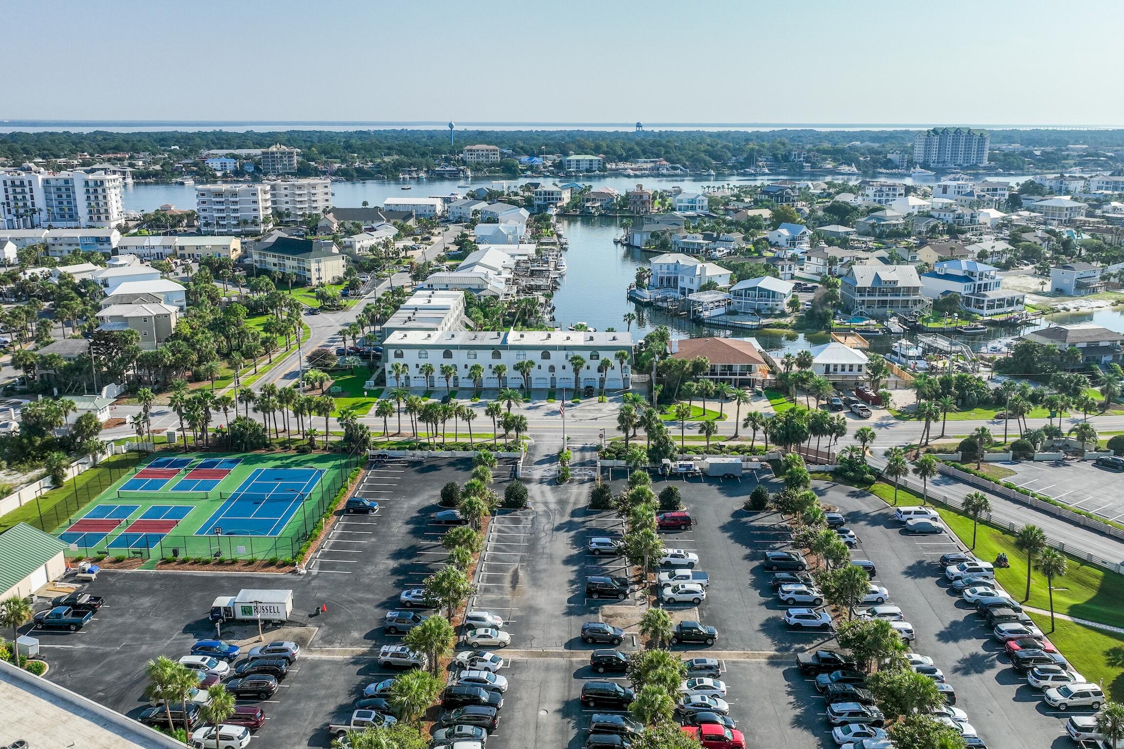 ISLANDER CONDO - Residential