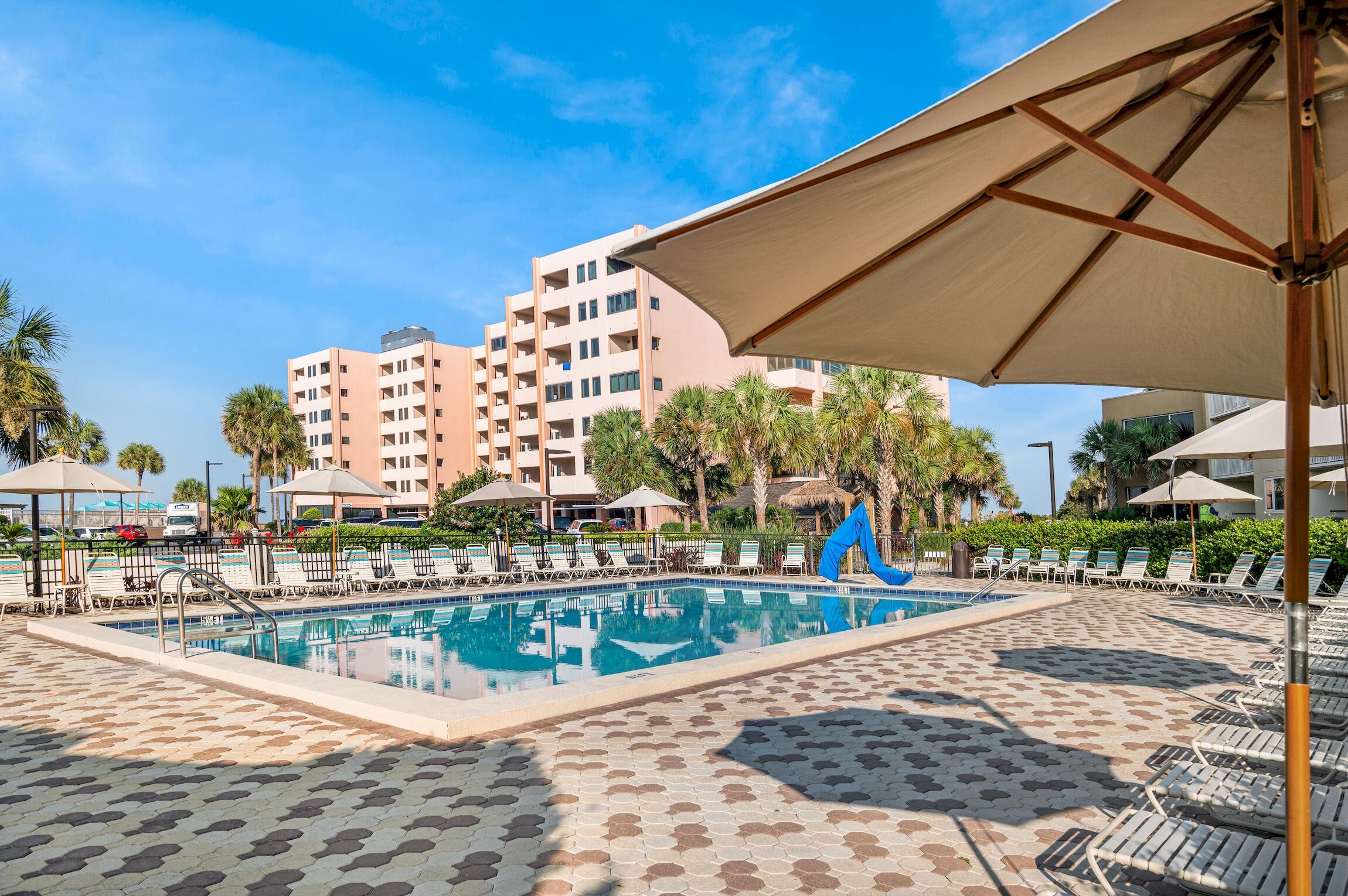ISLANDER CONDO - Residential