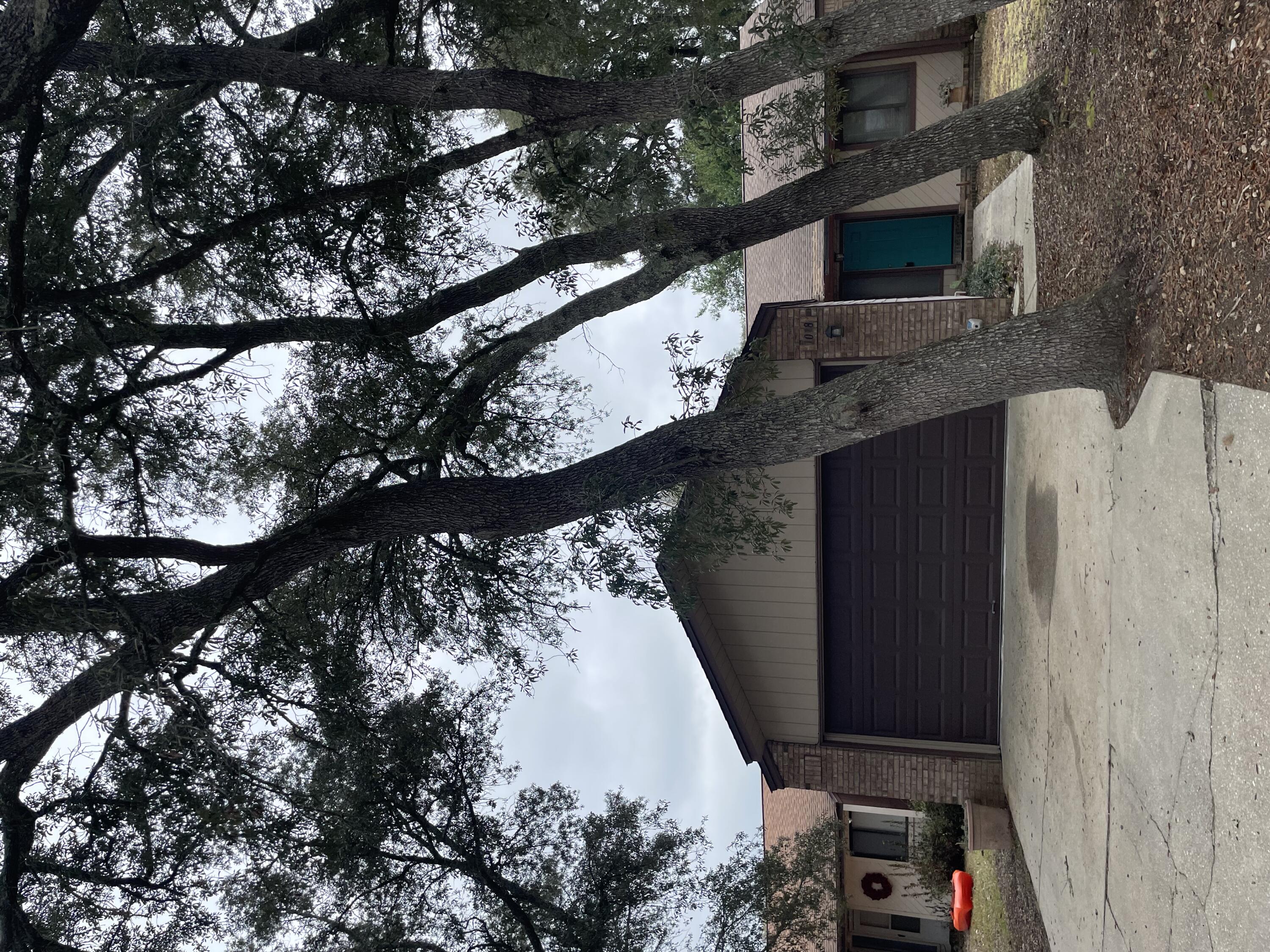 Home in the heart of Niceville.  2 bedrooms and 2 full bathrooms.  Kitchen with refrigerator, stove/oven, dishwasher & microwave.  Living room features a fireplace.
Privacy fenced in back yard.  Covered patio and auto garage door opener.
Conveniently located to schools, dining and shopping.