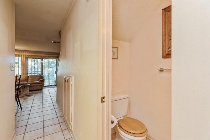 WOODHAM MANOR 1ST ADDN - Residential