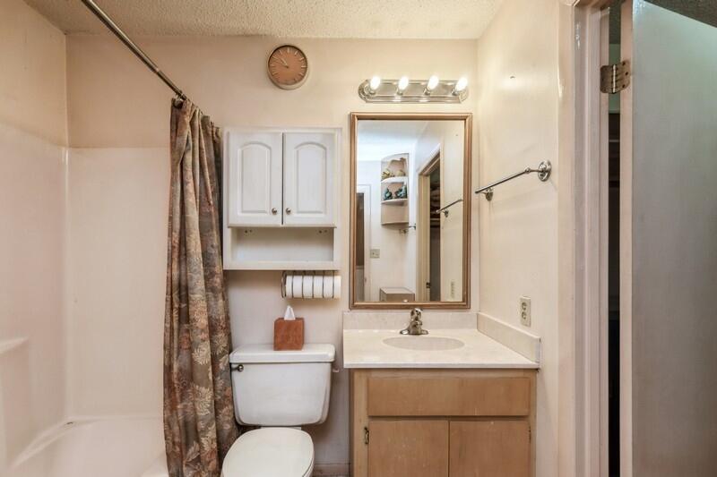 WOODHAM MANOR 1ST ADDN - Residential