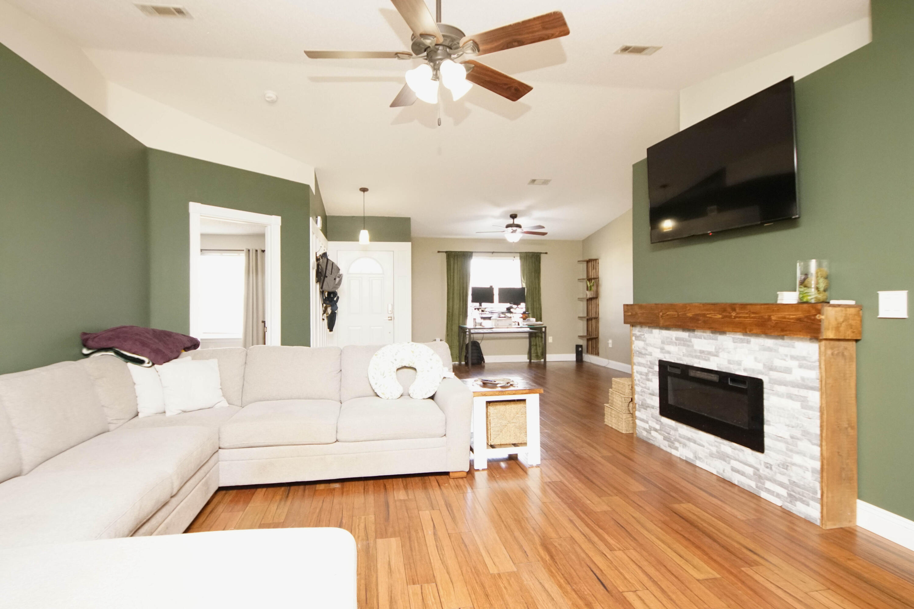 COUNTRYVIEW ESTATES - Residential Lease