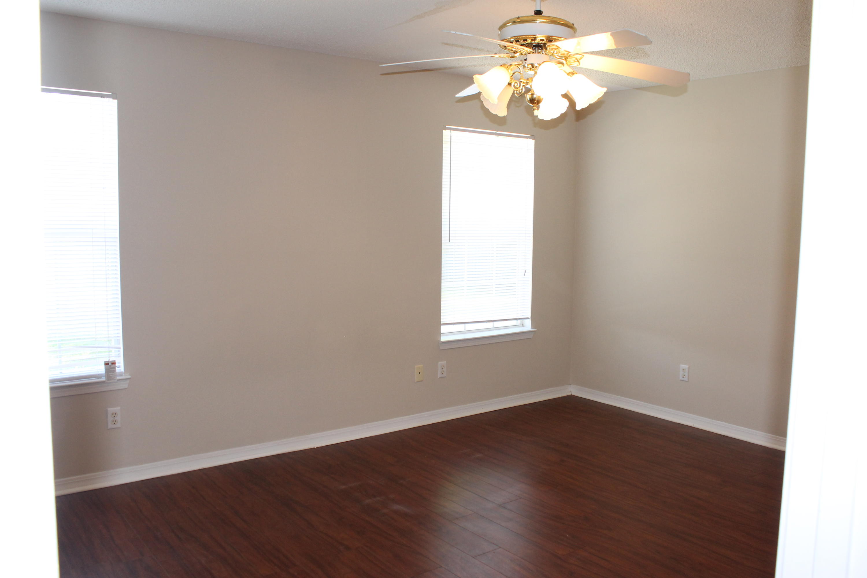 HOLLYROD PARK - Residential Lease