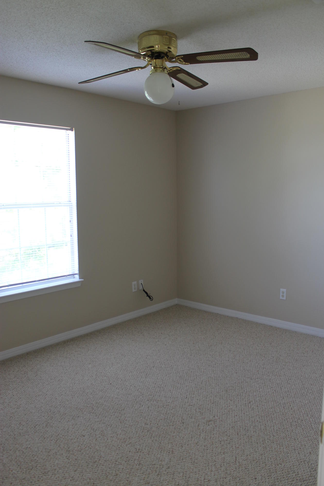 HOLLYROD PARK - Residential Lease
