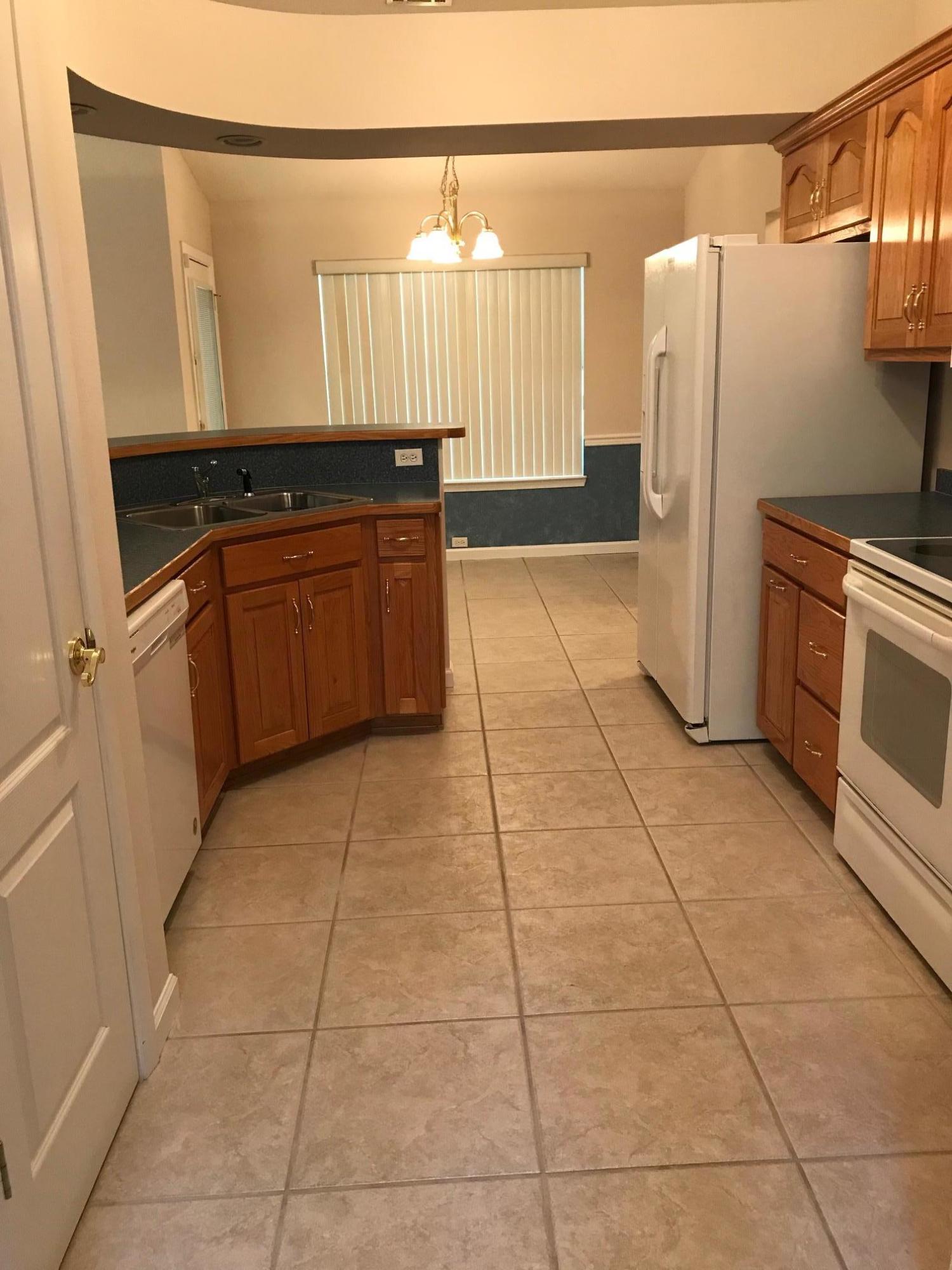 EDINBOROUGH ESTATES - Residential Lease