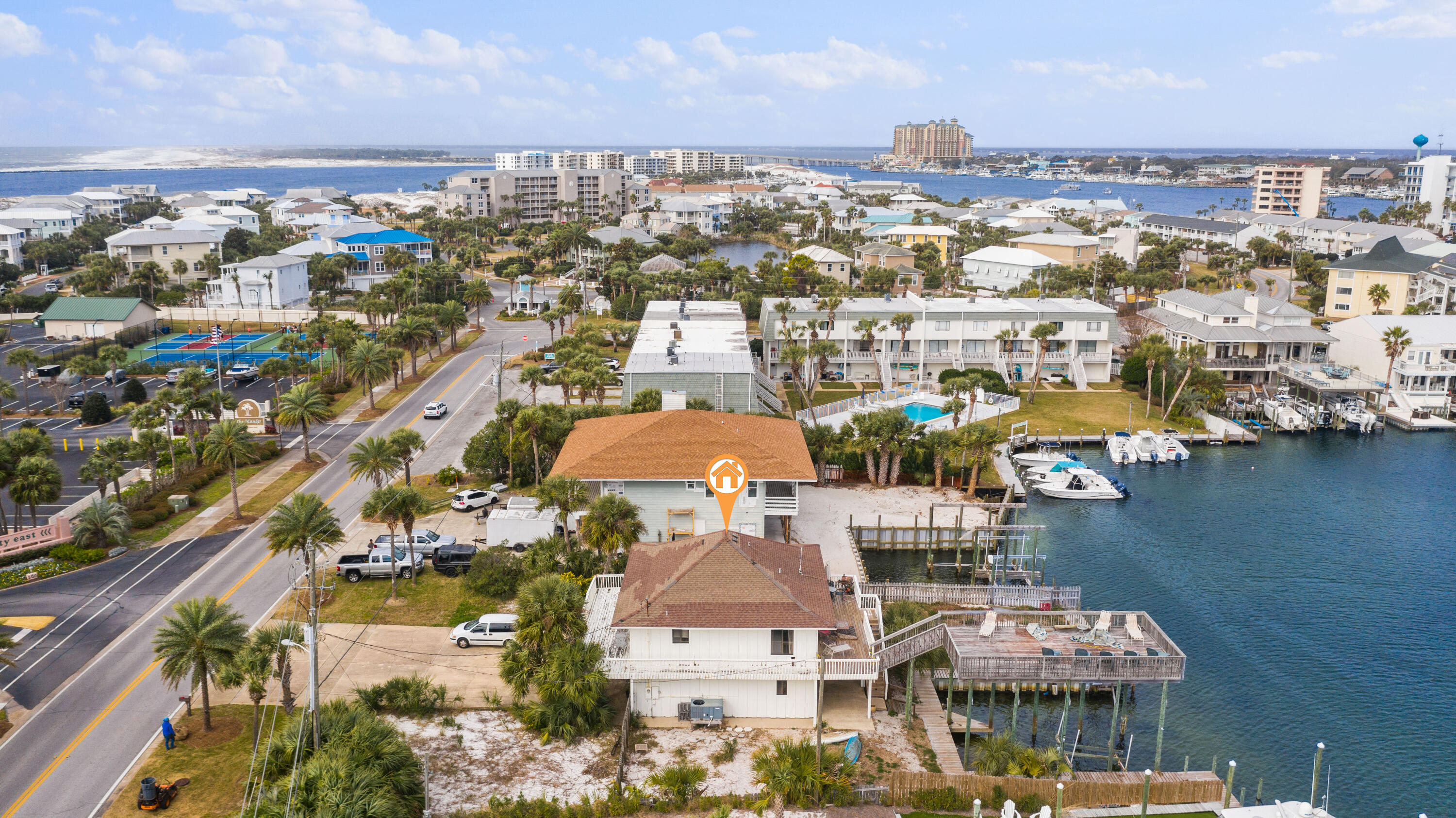 HOLIDAY ISLE - Residential
