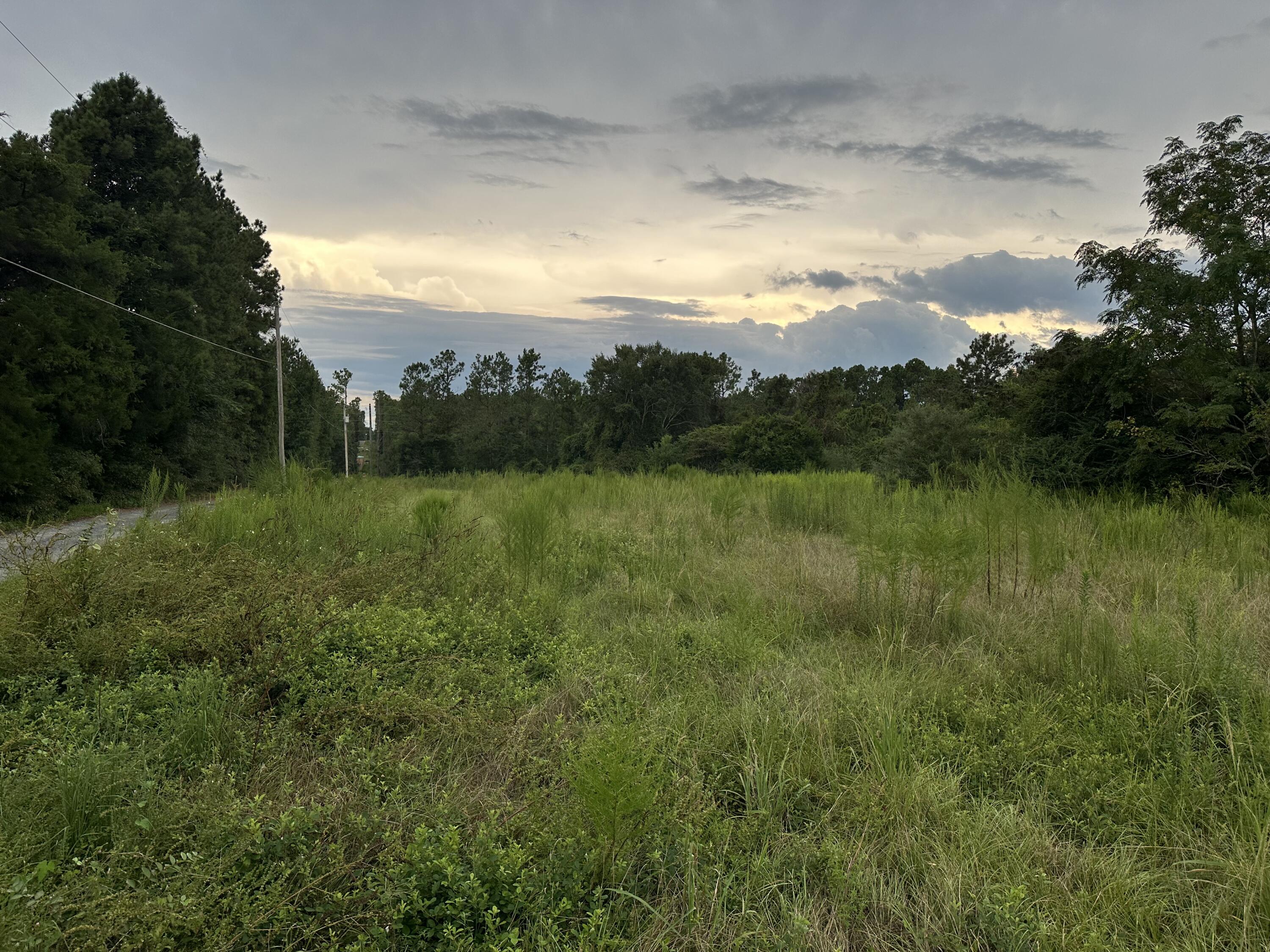 NO RECORDED SUBDIVISION - Land