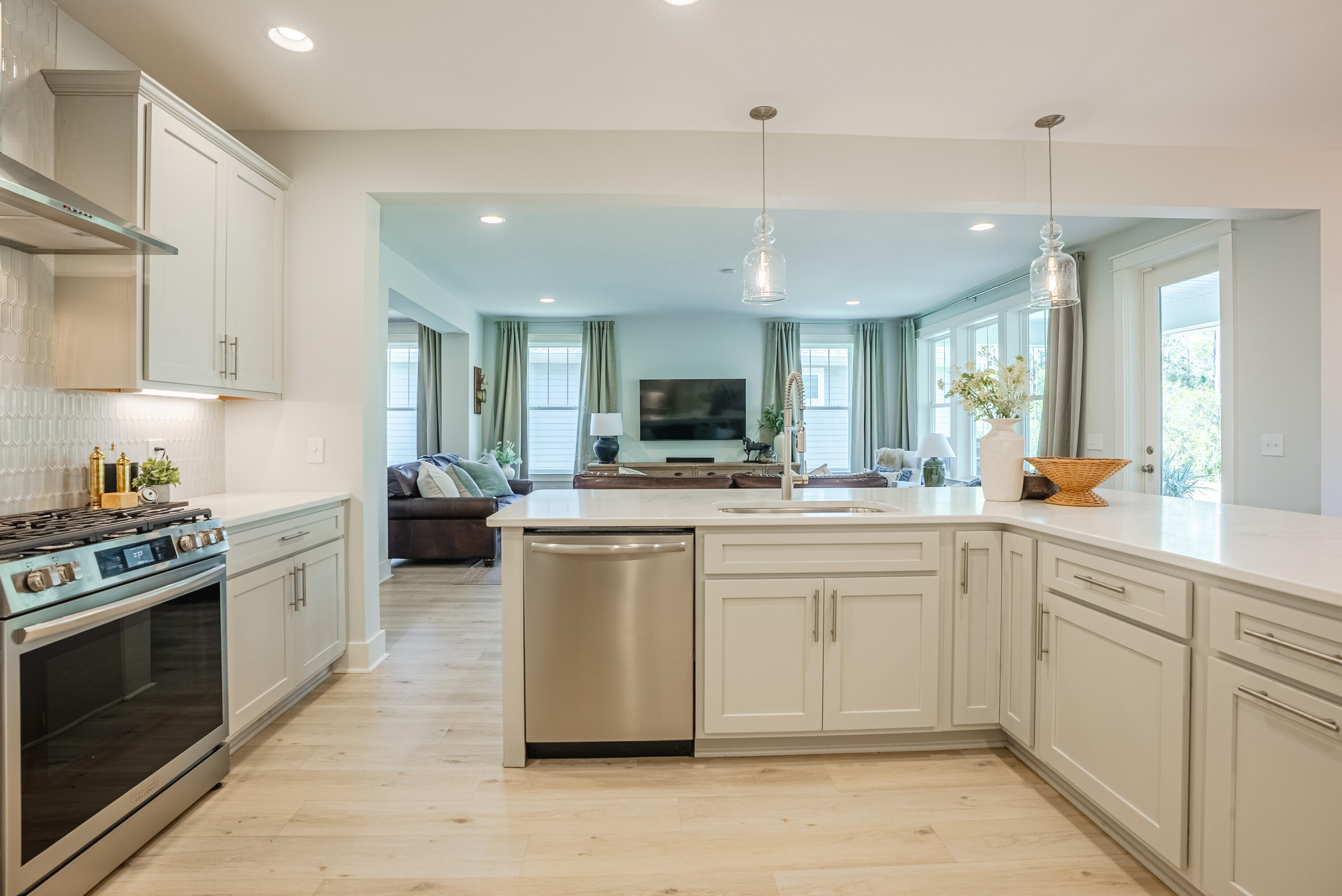 BREAKFAST POINT - Residential