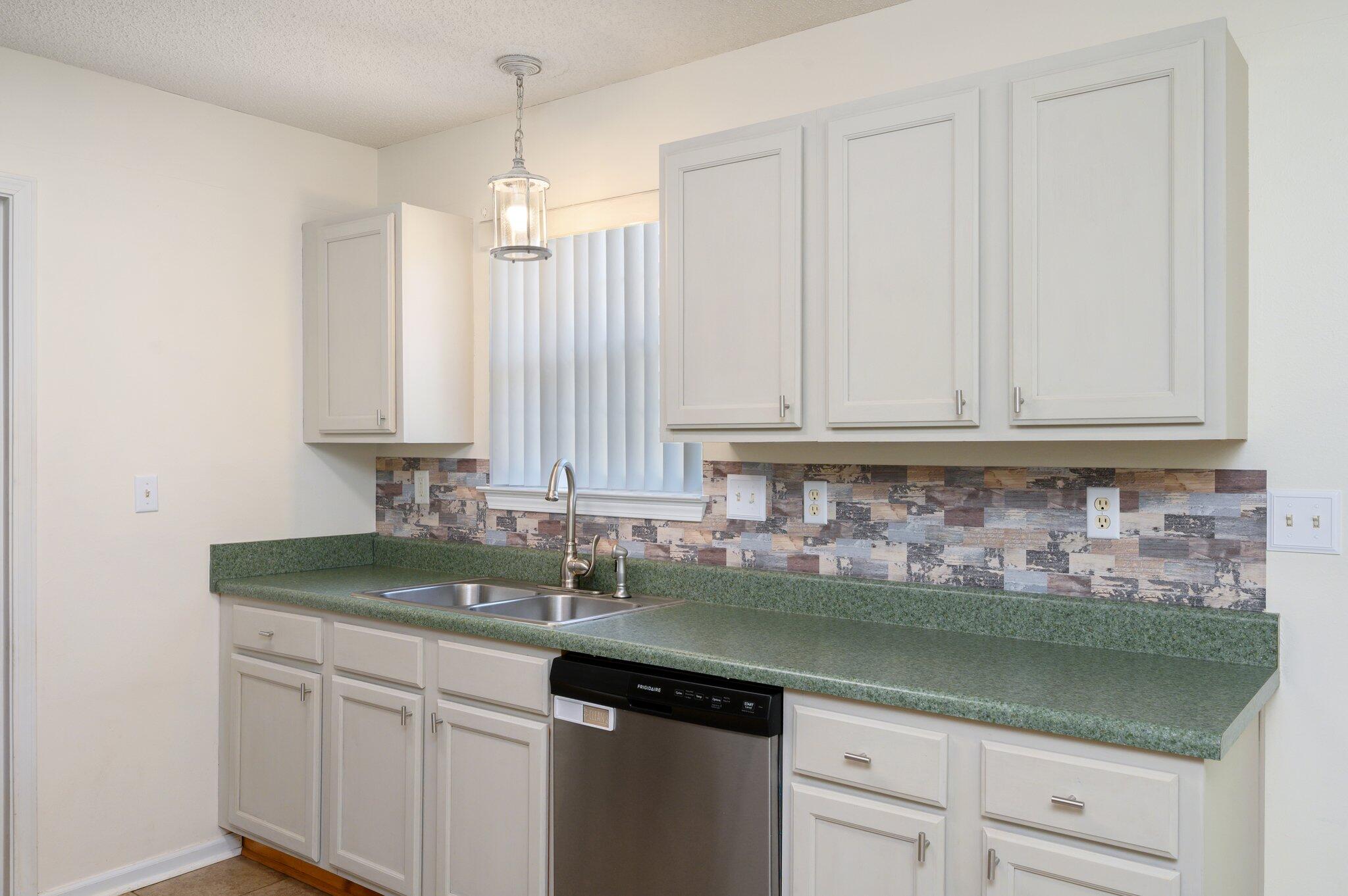 METES & BOUNDS - Residential Lease