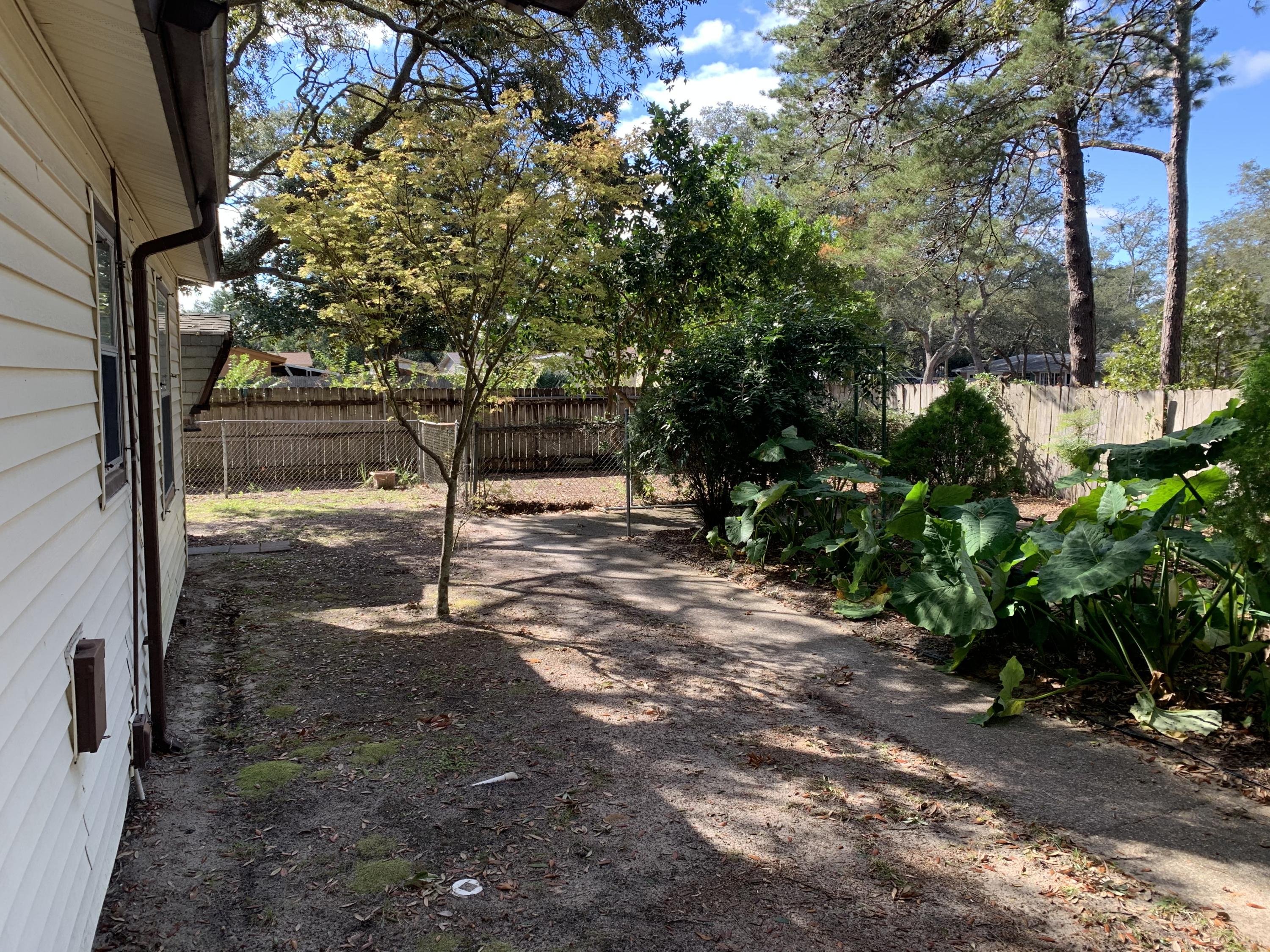 PORT DIXIE - Residential Lease