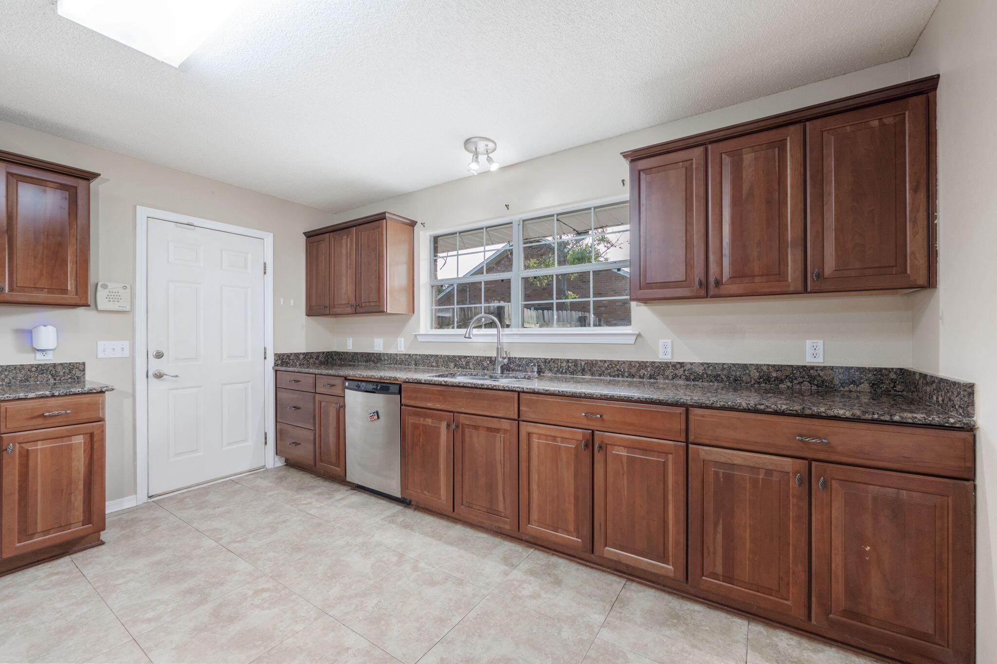 HOLLEY BY THE SEA - Residential