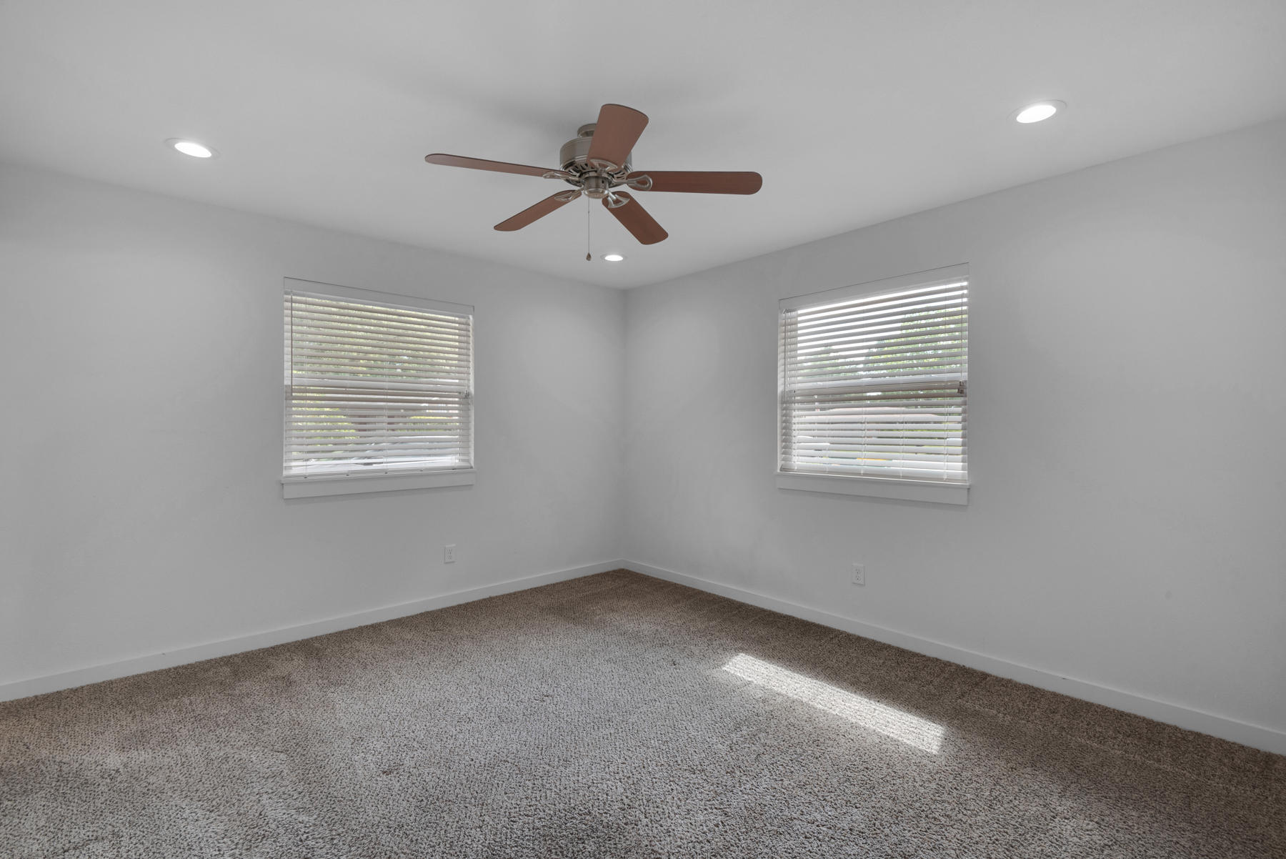 PALM ESTATES UNIT 2 - Residential Lease