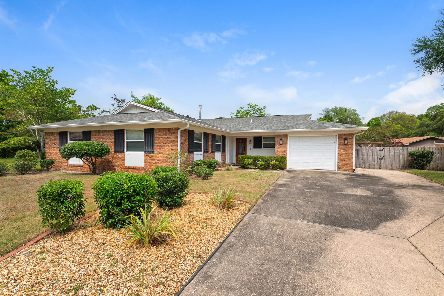 PALM ESTATES UNIT 2 - Residential Lease