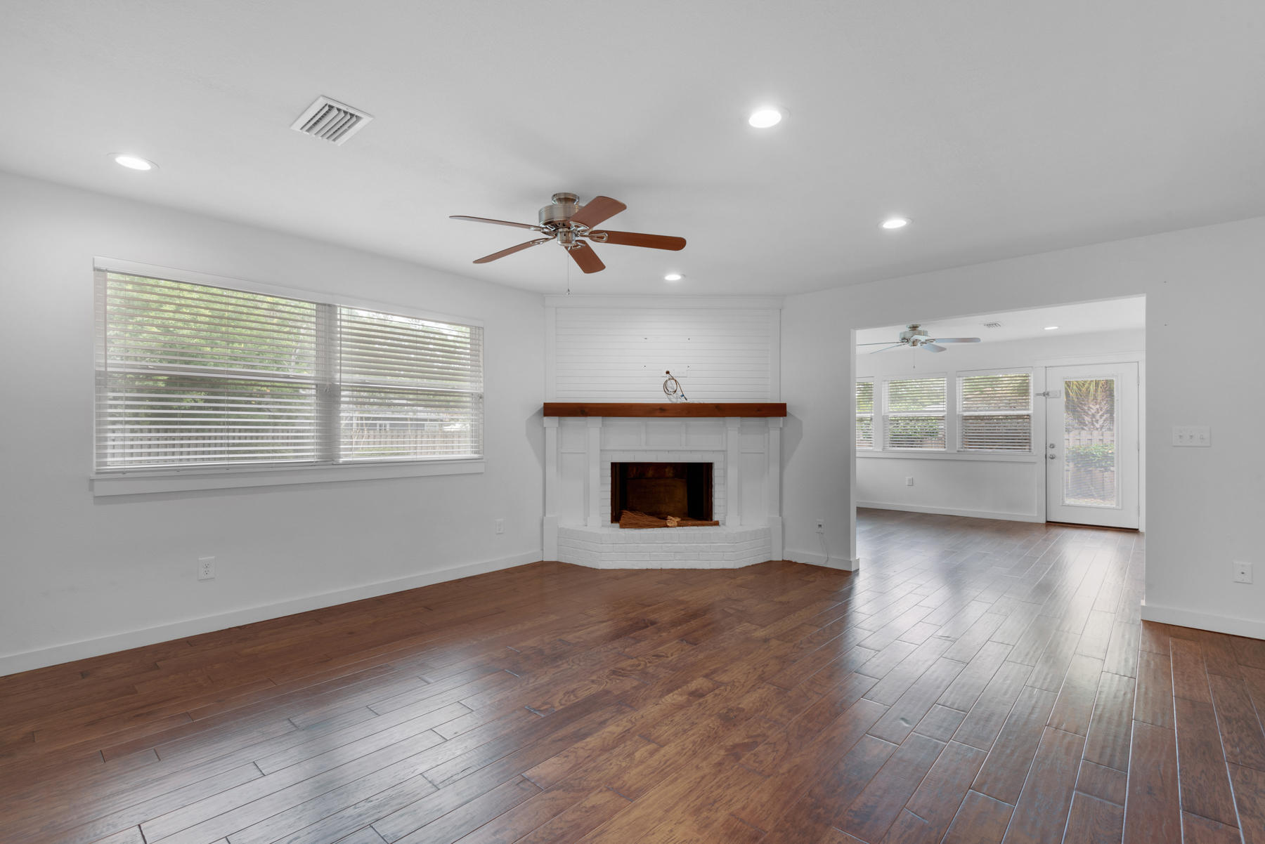 PALM ESTATES UNIT 2 - Residential Lease