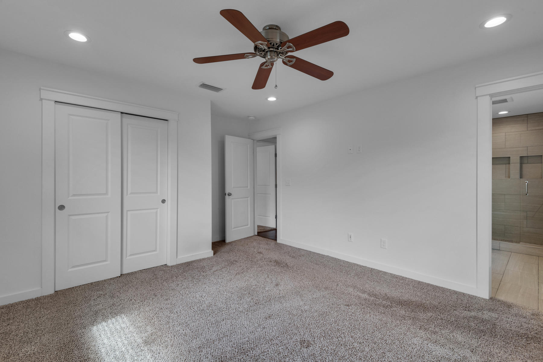 PALM ESTATES UNIT 2 - Residential Lease