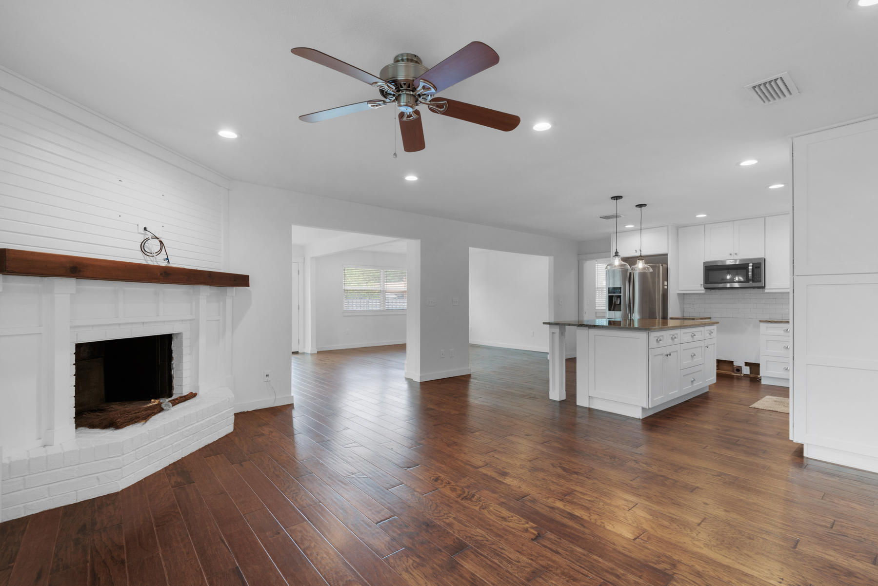 PALM ESTATES UNIT 2 - Residential Lease