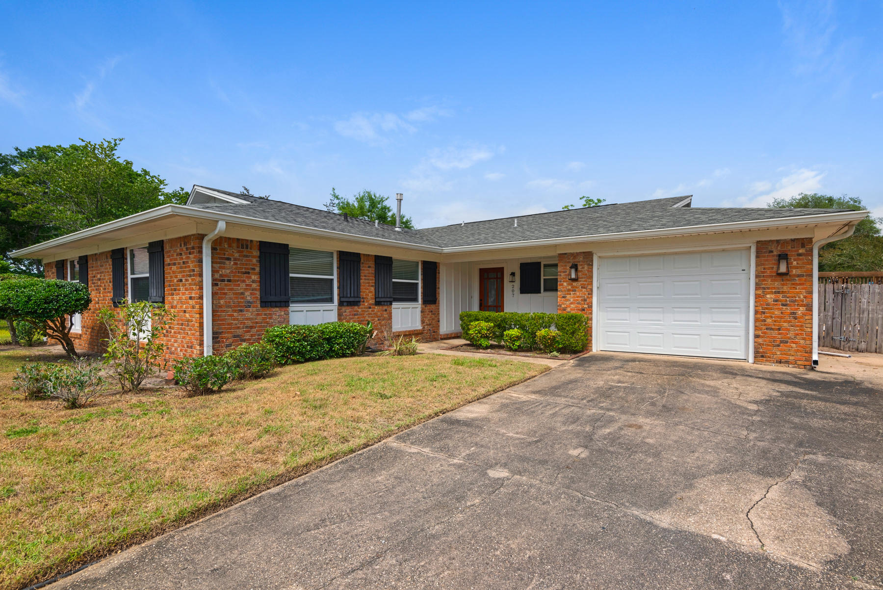 PALM ESTATES UNIT 2 - Residential Lease