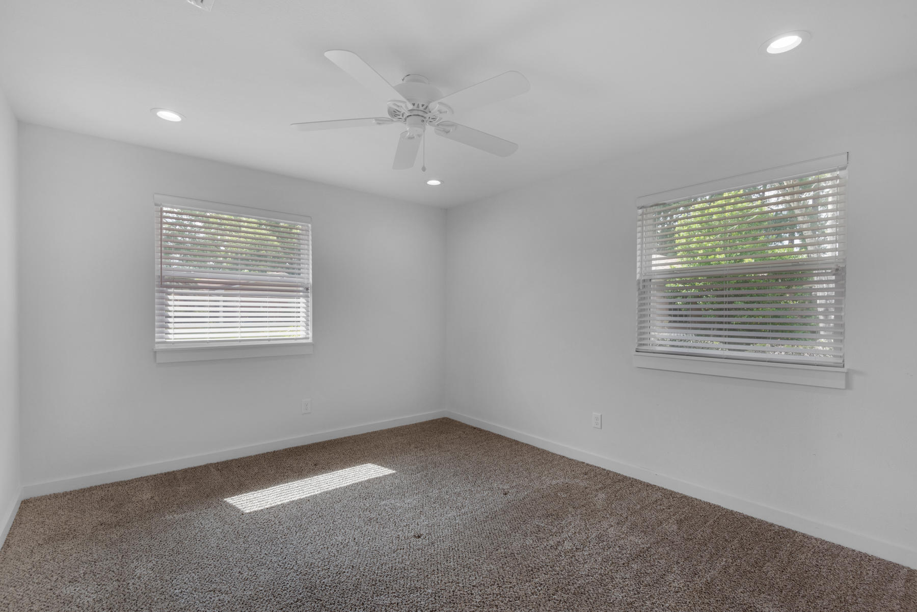 PALM ESTATES UNIT 2 - Residential Lease