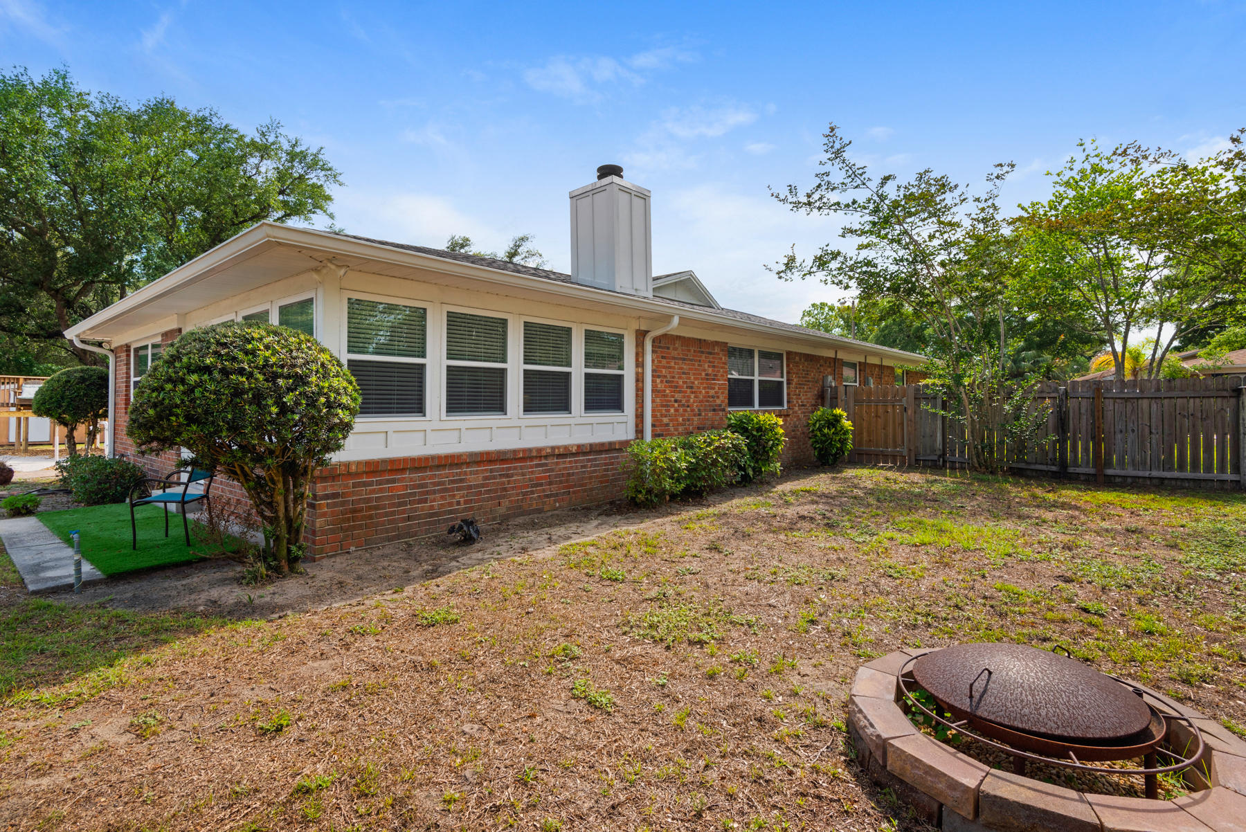 PALM ESTATES UNIT 2 - Residential Lease