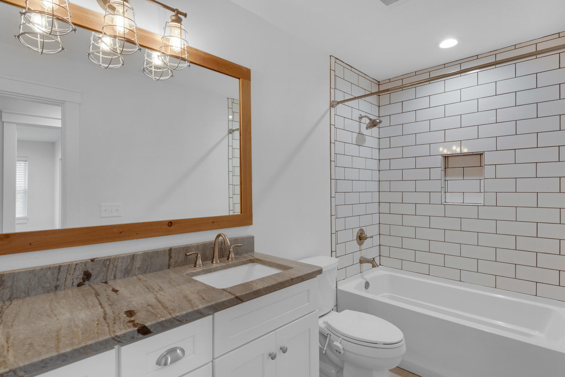 PALM ESTATES UNIT 2 - Residential Lease