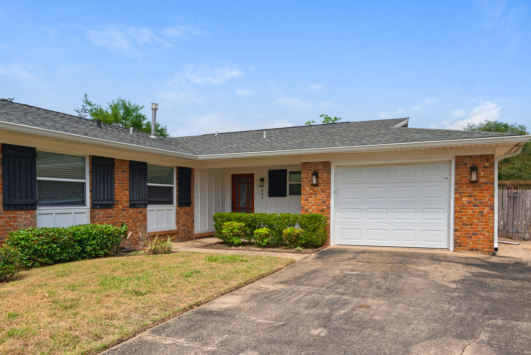 PALM ESTATES UNIT 2 - Residential Lease