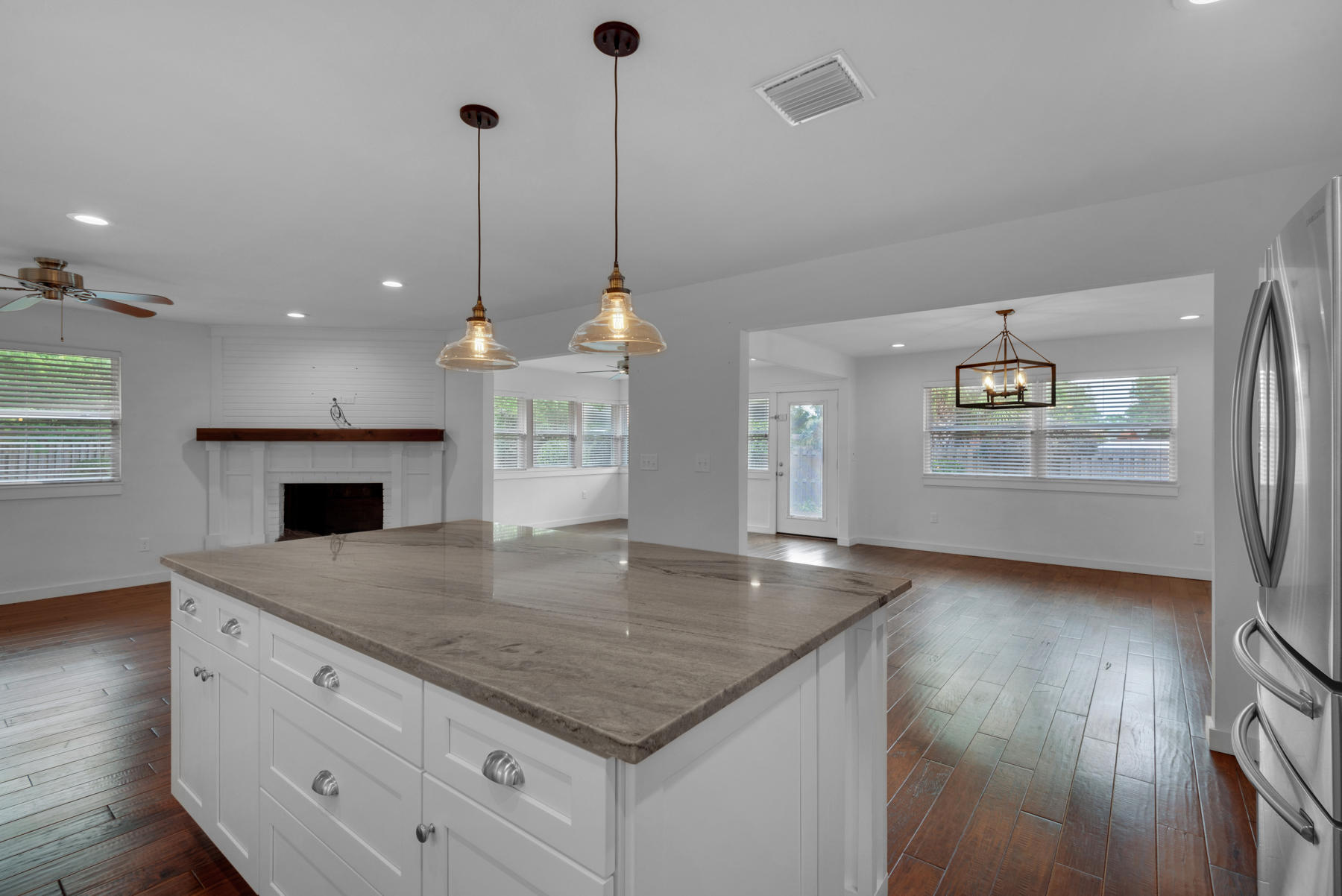 PALM ESTATES UNIT 2 - Residential Lease