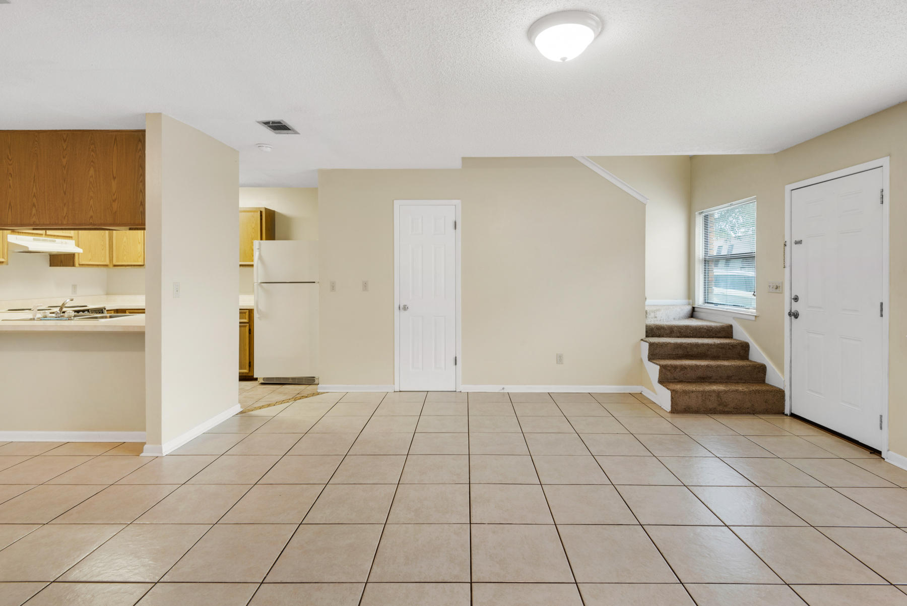 OAK TREE MANOR - Residential Lease