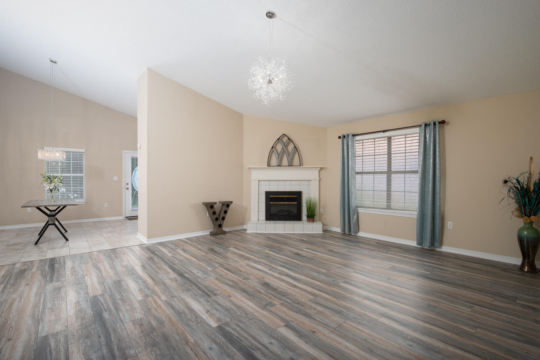 EMERALD LAKES PH 3 - Residential