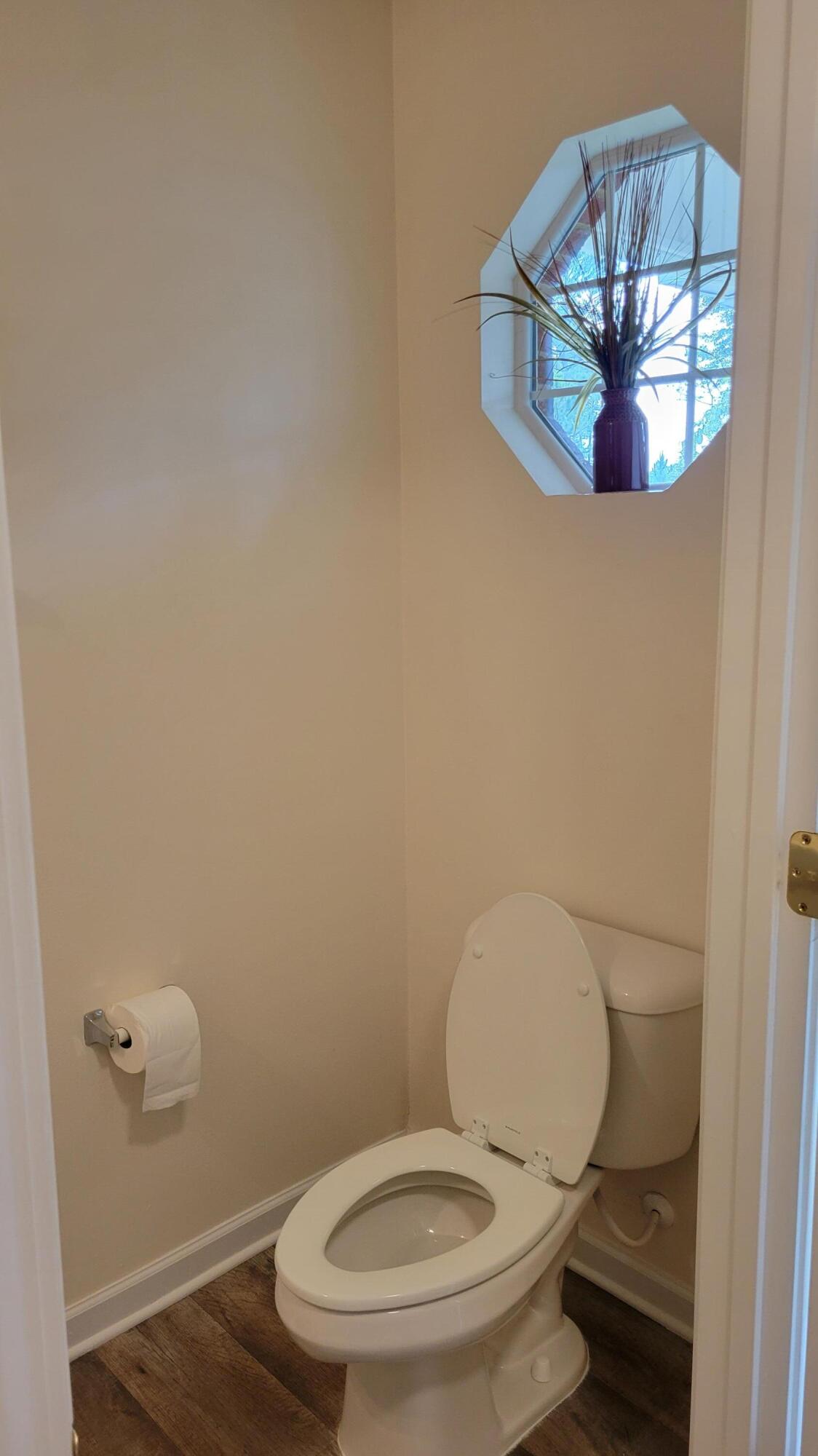ROLLING PINES - Residential Lease