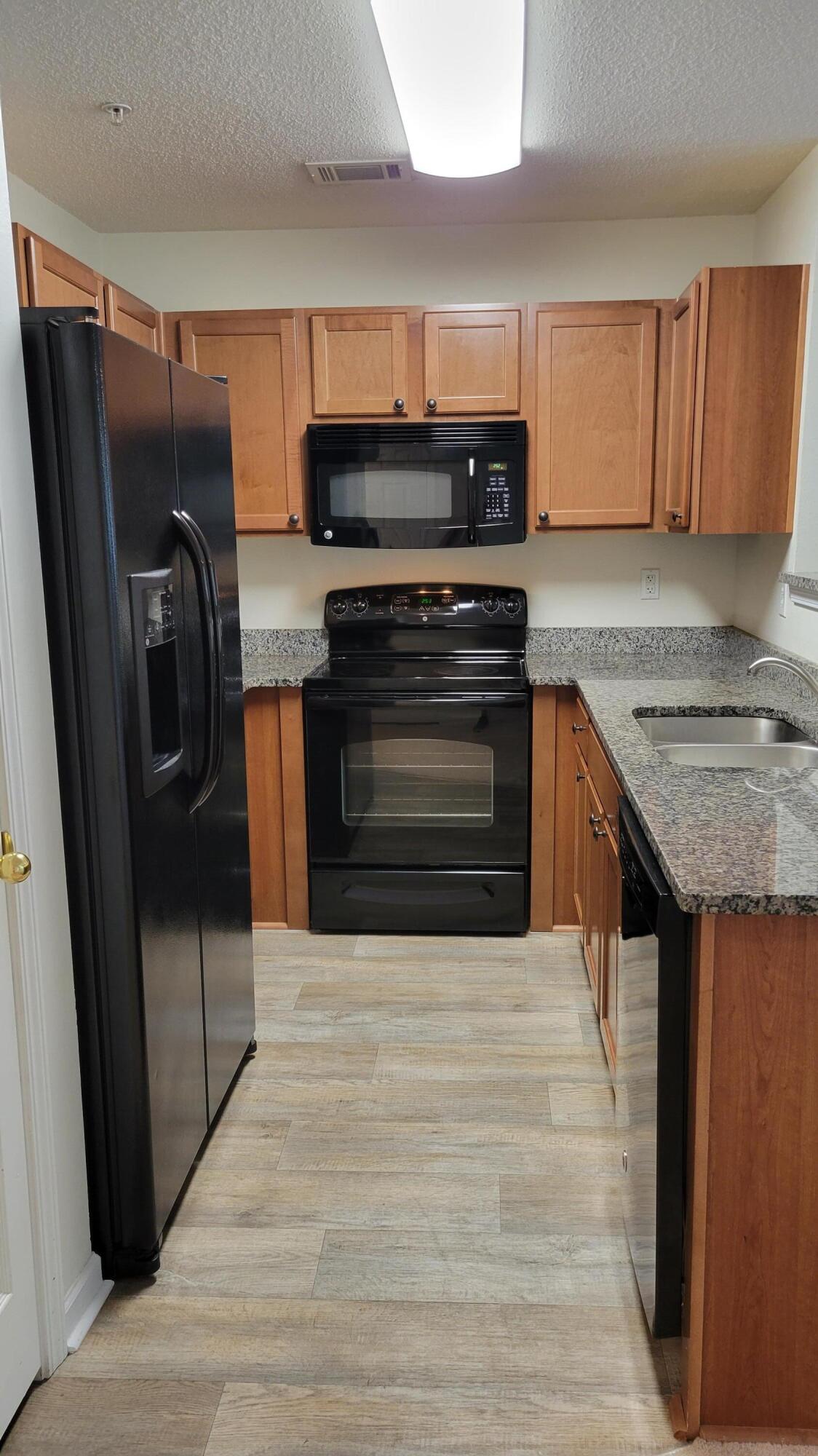 ROLLING PINES - Residential Lease