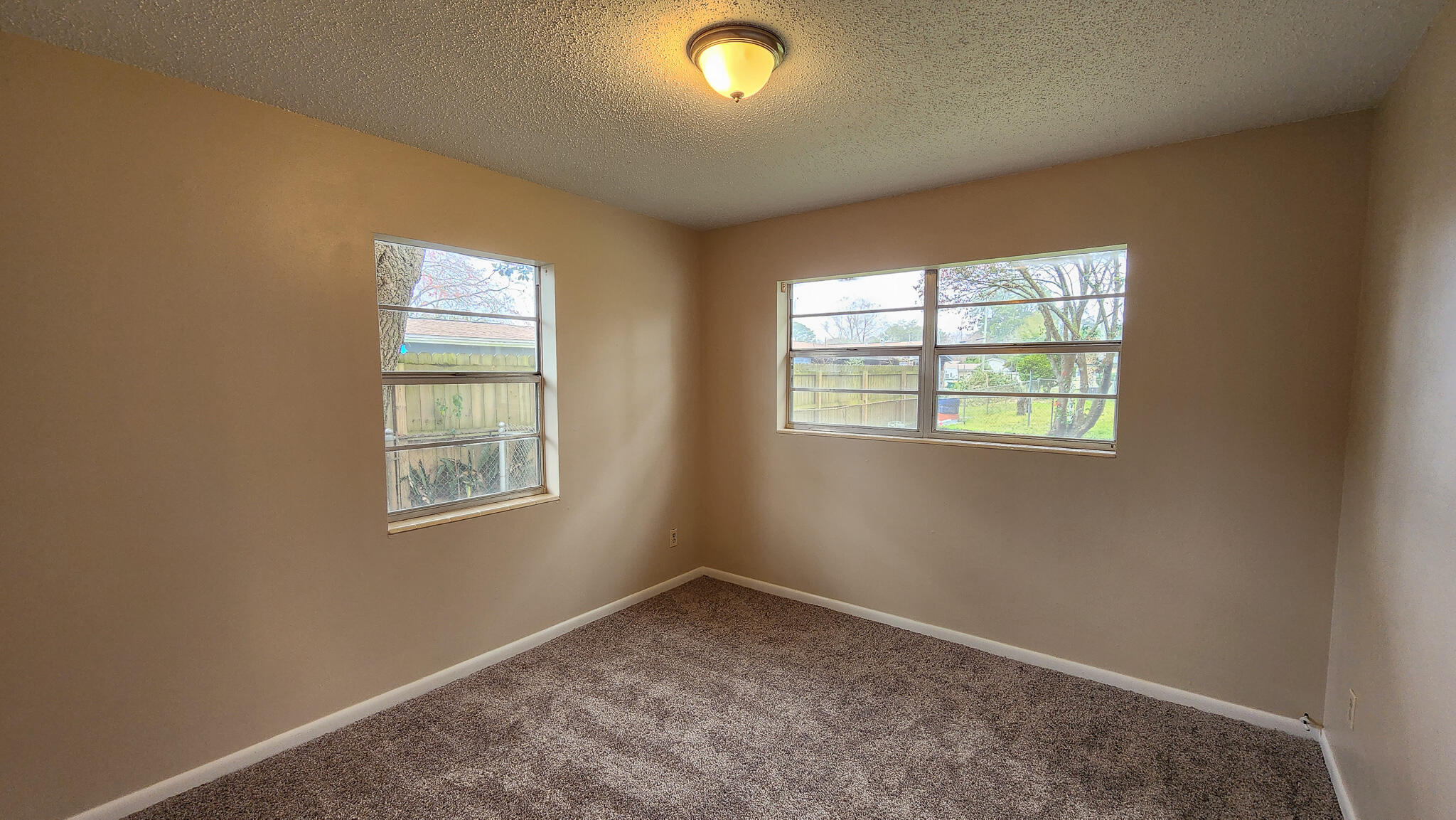 OAK TREE PARK - Residential