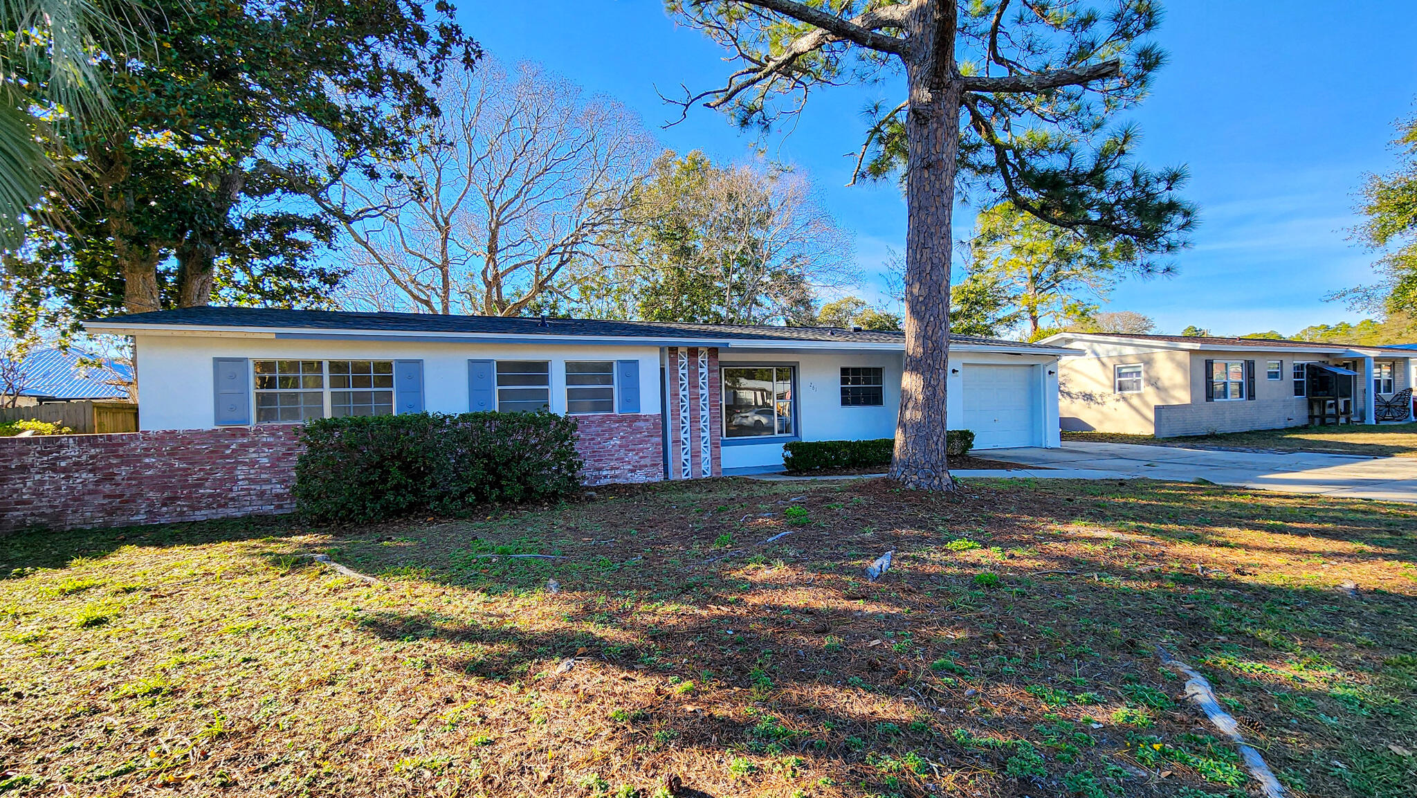 OAK TREE PARK - Residential