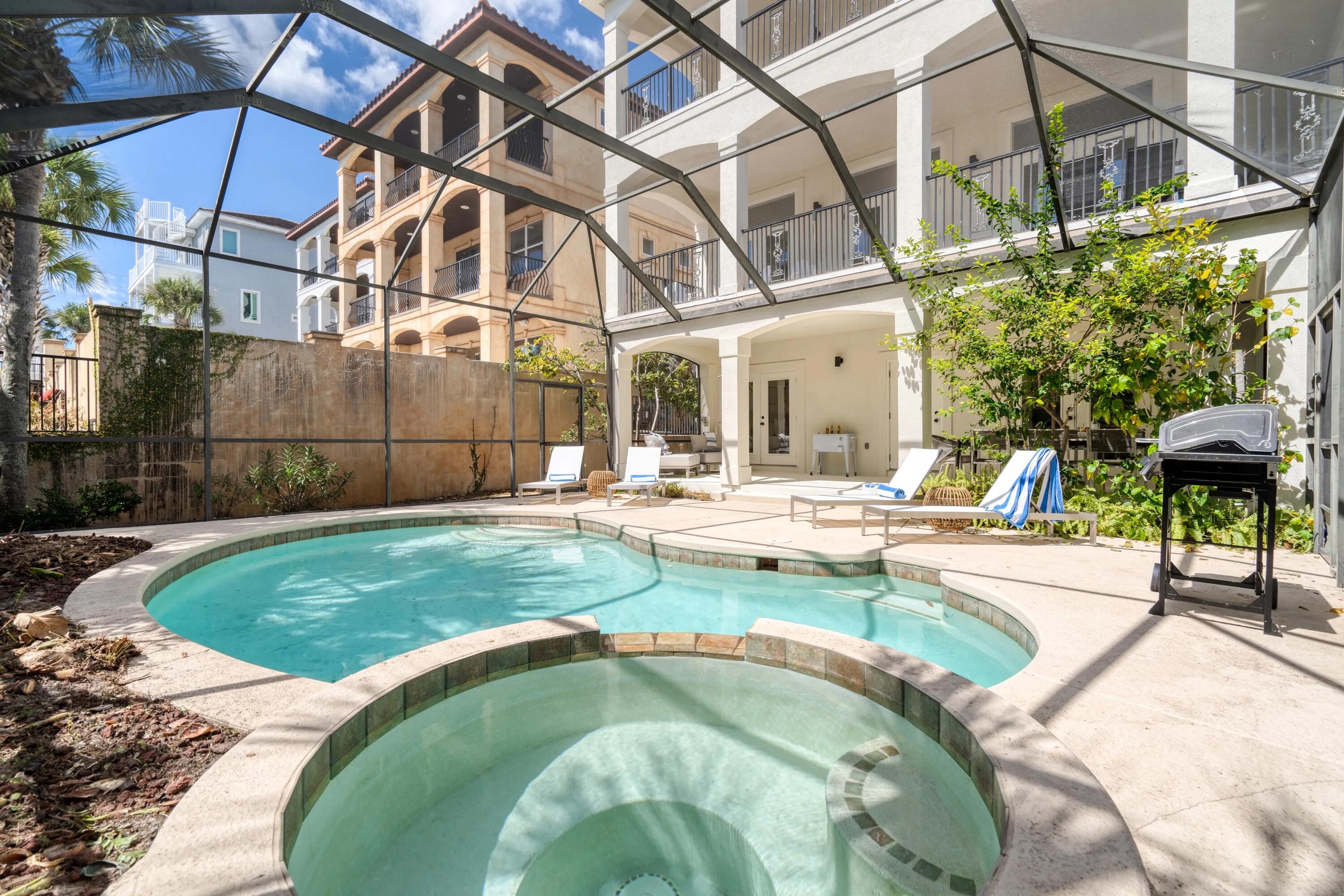 SPYGLASS VILLAS - Residential