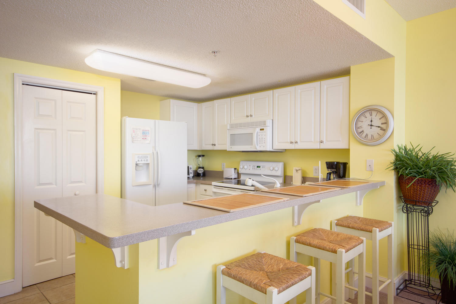 MAJESTIC BEACH TOWERS I - Residential