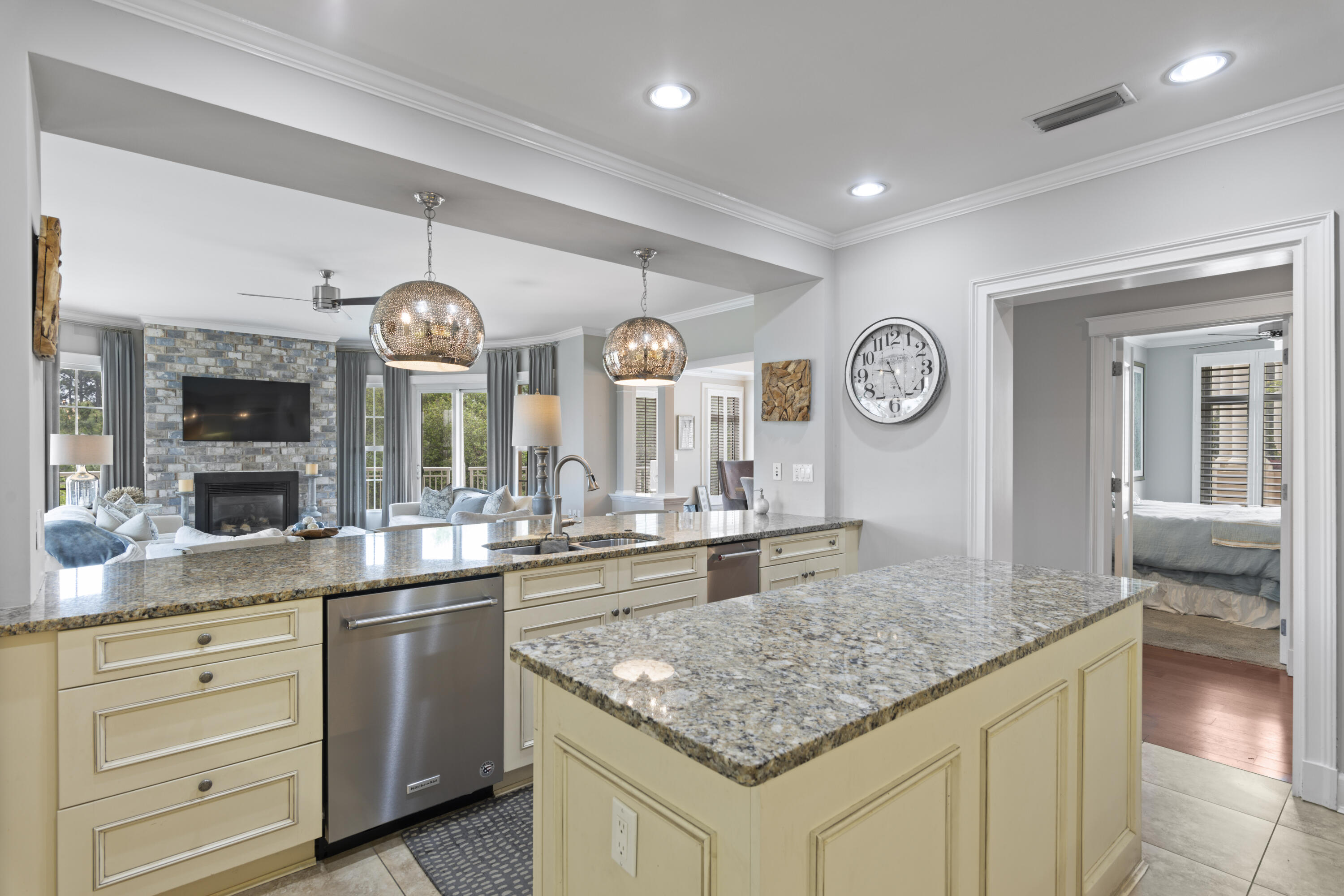 ONE WATER PLACE AT KELLY PLANTATION - Residential