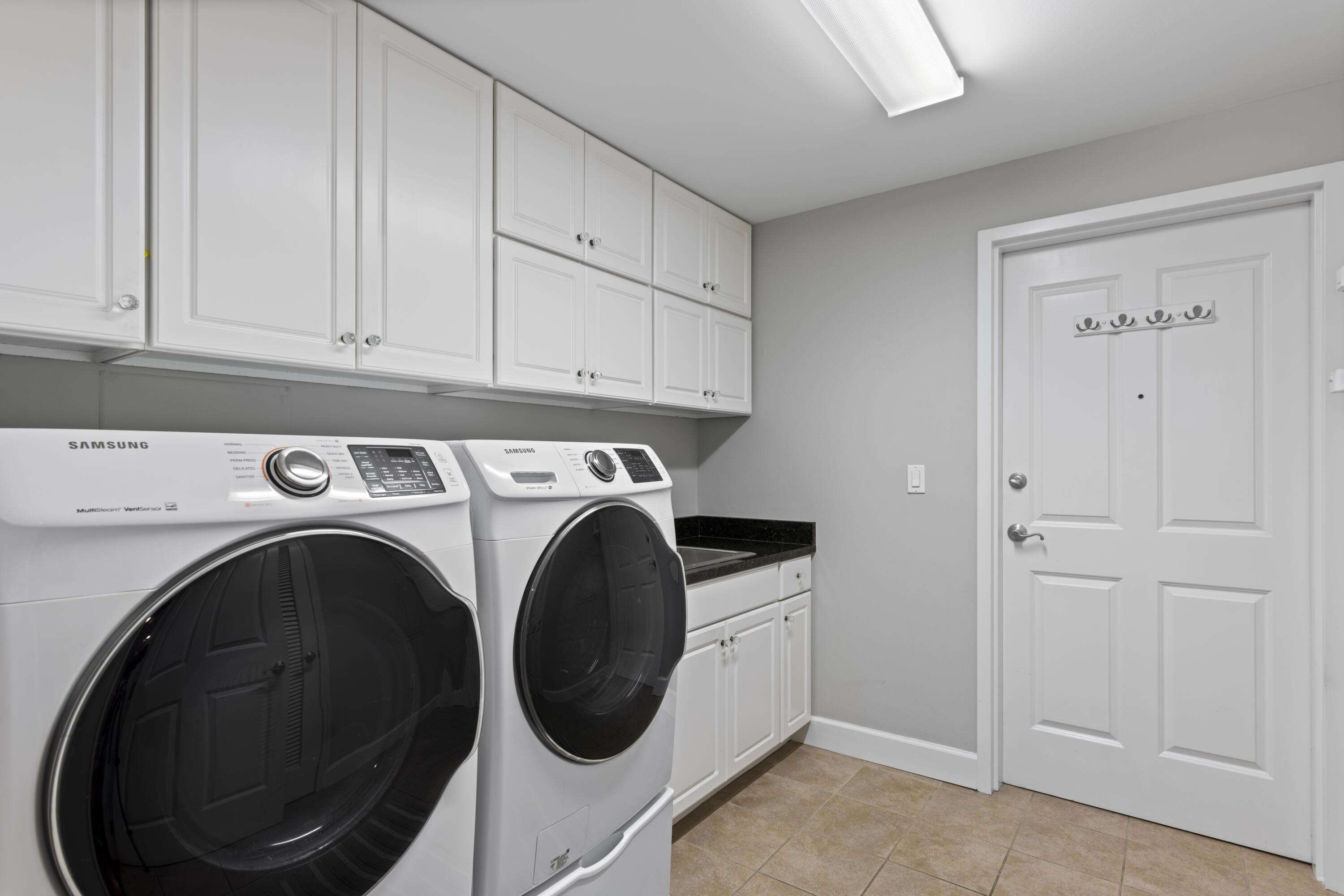 ONE WATER PLACE AT KELLY PLANTATION - Residential