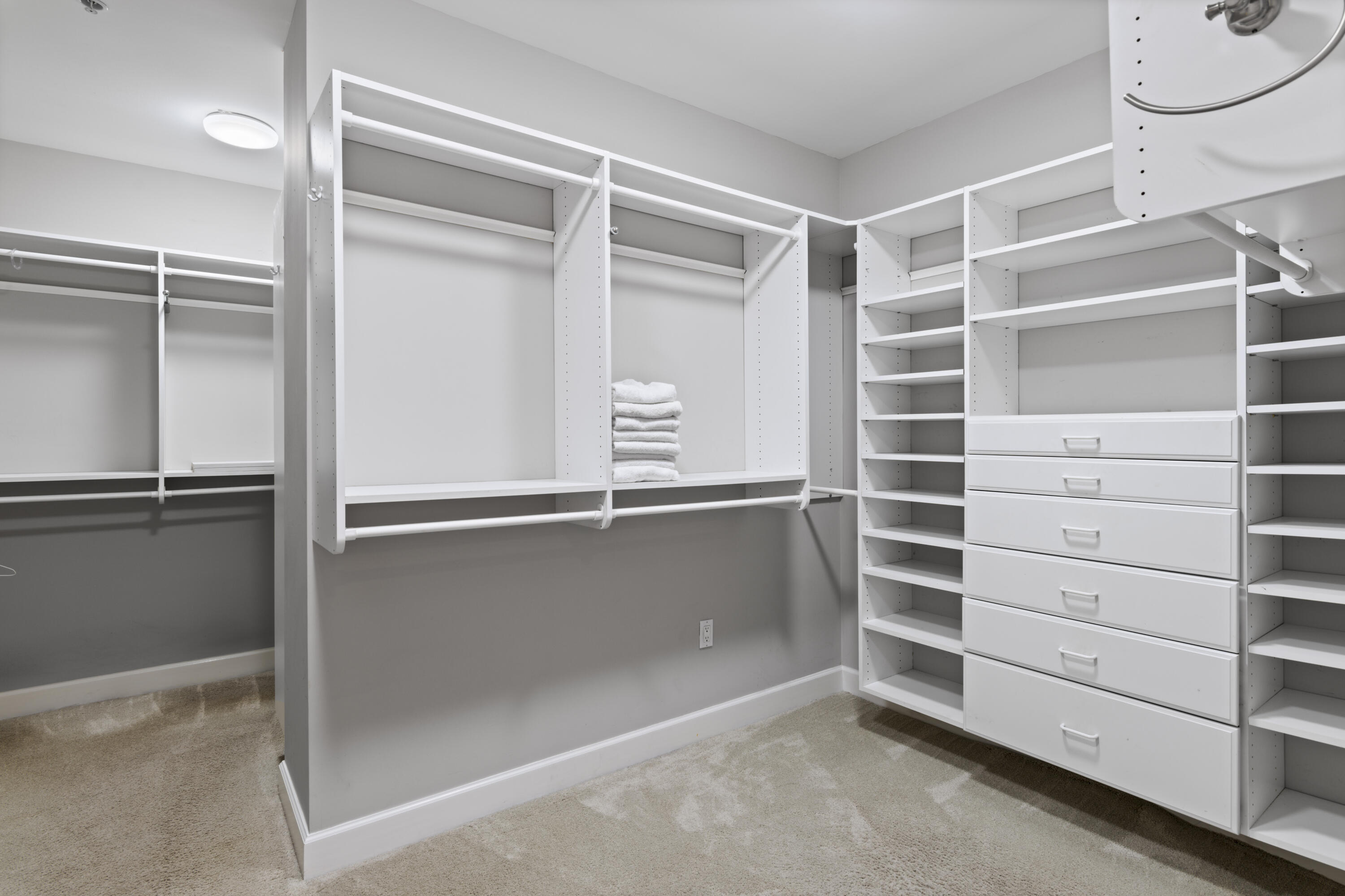 ONE WATER PLACE AT KELLY PLANTATION - Residential