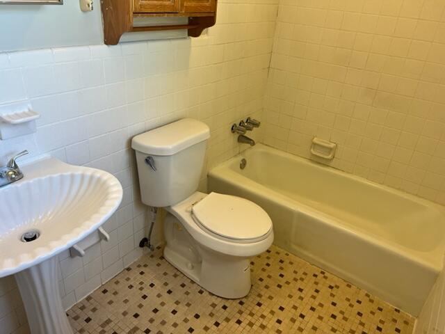 BAYSHORE PARK UNIT 2 - Residential Lease