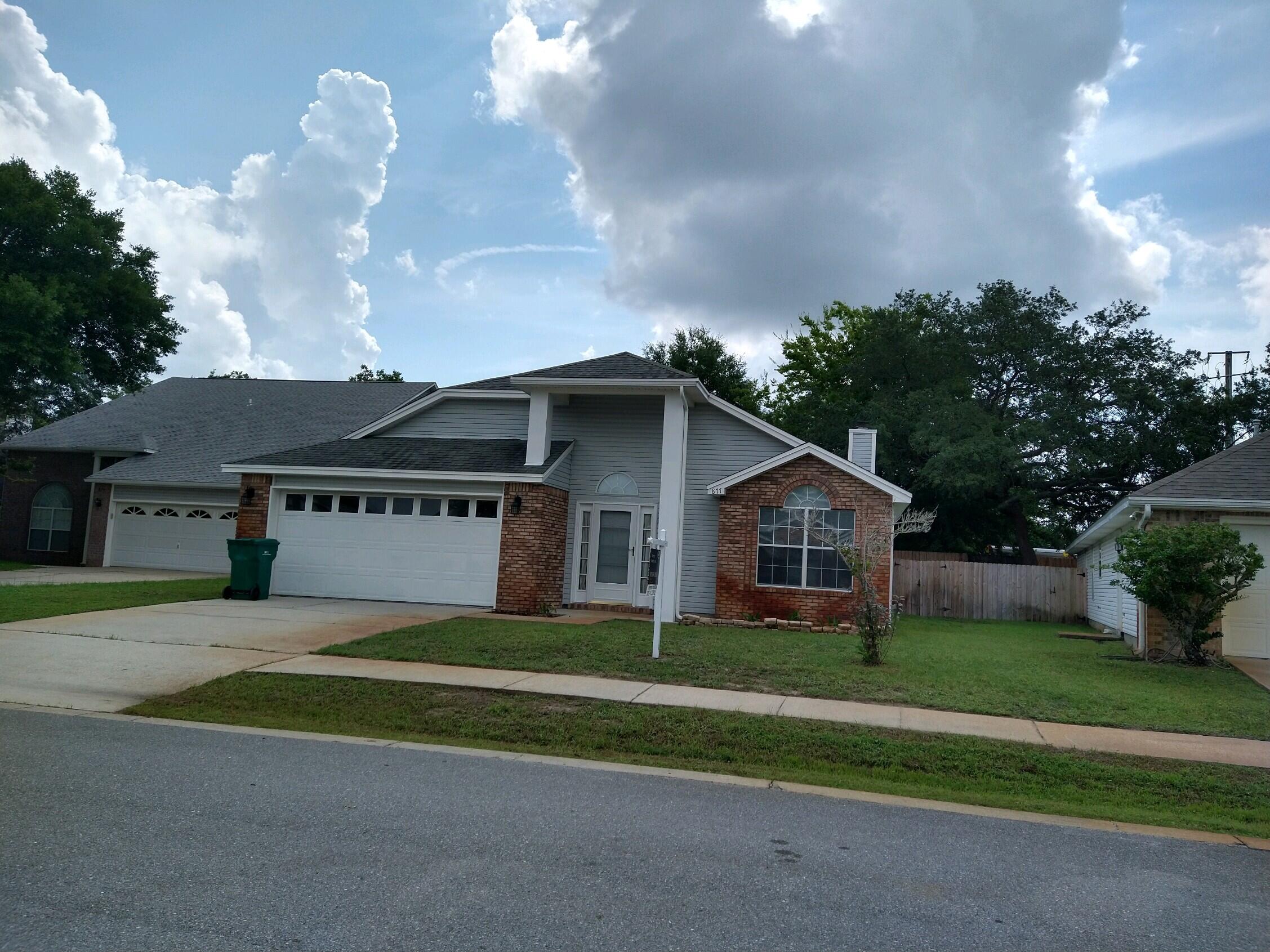 Great location on this quiet Cul De Sac. Open floorplan has a large Living Room with  cathedral ceilings and features a corner fireplace. You will enjoy your screened porch just off the Dining Room with access to the Master Bedroom. Master Bath has a double vanity,  garden tub as well as a separate shower. Split bedroom plan for added privacy. KItchen/ Dining Room  is a large open space with an option for versatile arrangements. Kitchen appliances are working but sold as is.