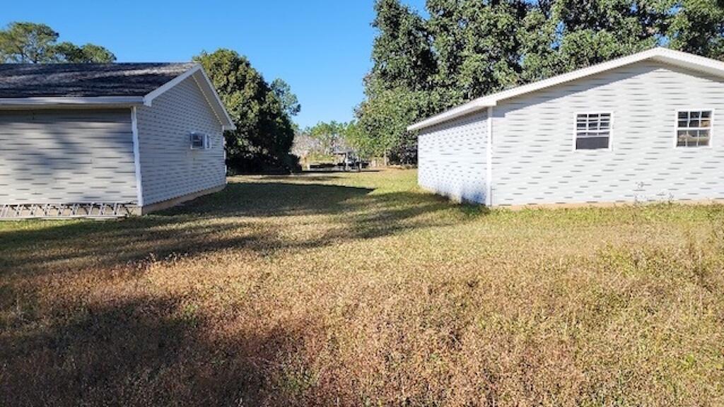 NO RECORDED SUBDIVISION - Land
