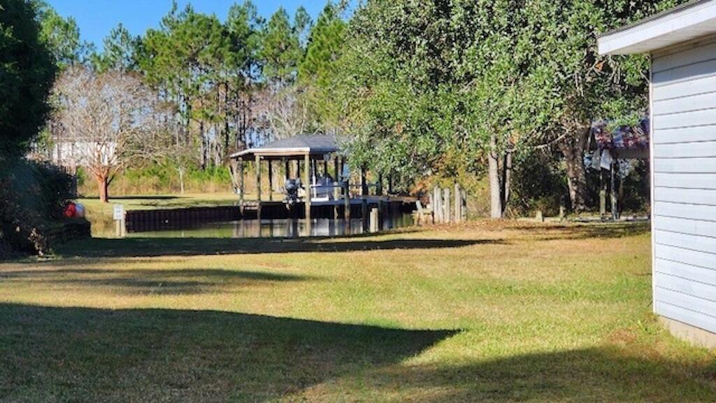 NO RECORDED SUBDIVISION - Land
