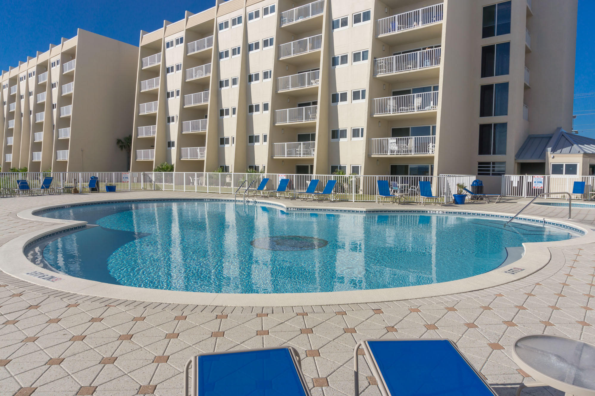 BEACH HOUSE CONDO PH 1 - Residential