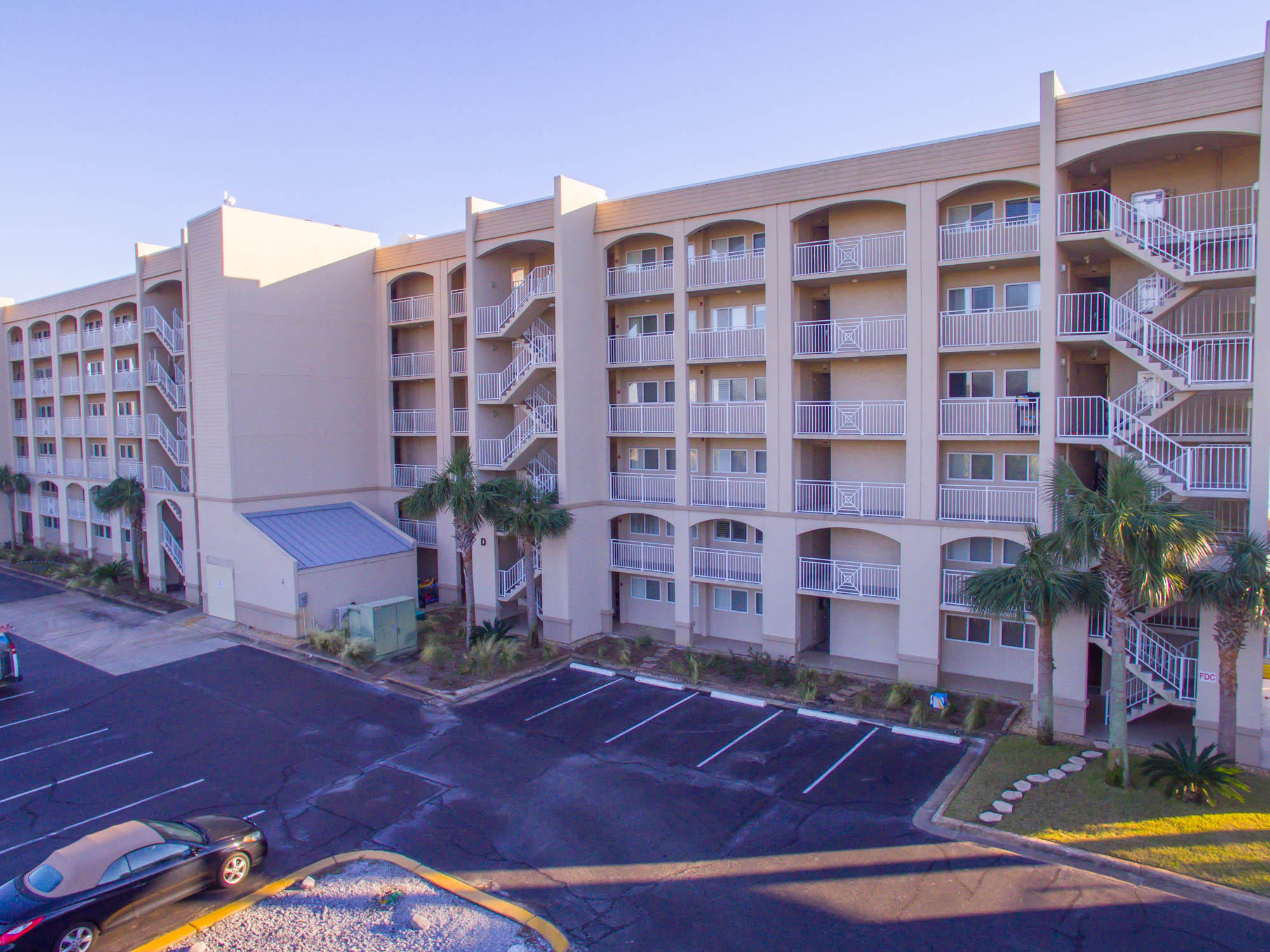 BEACH HOUSE CONDO PH 1 - Residential