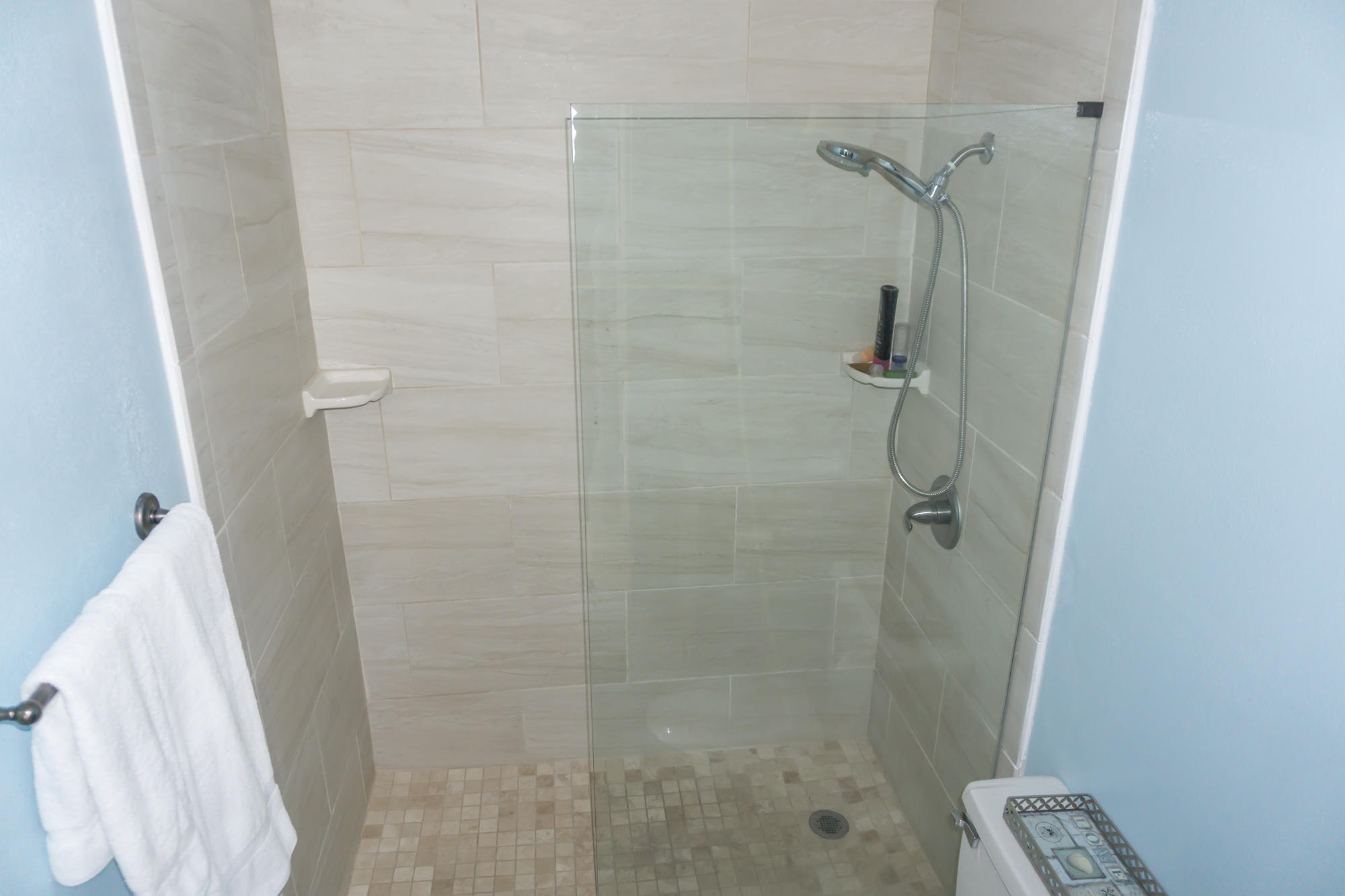 BEACH HOUSE CONDO PH 1 - Residential