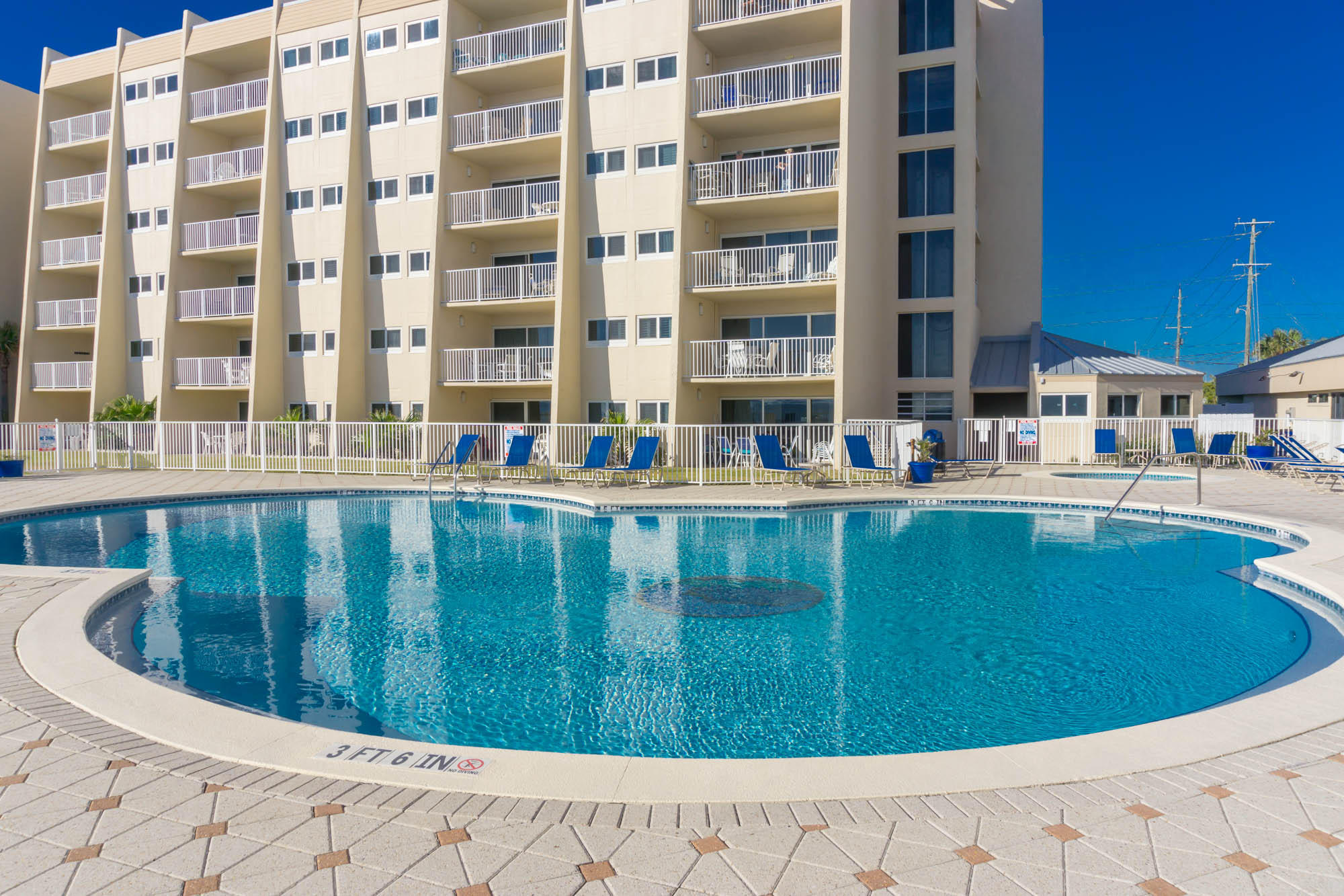 BEACH HOUSE CONDO PH 1 - Residential
