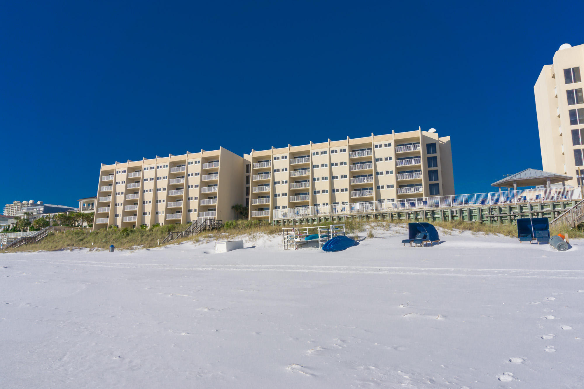 BEACH HOUSE CONDO PH 1 - Residential